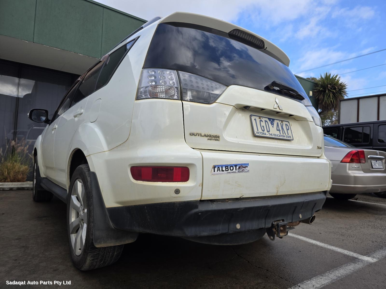 Mitsubishi Outlander Left Guard