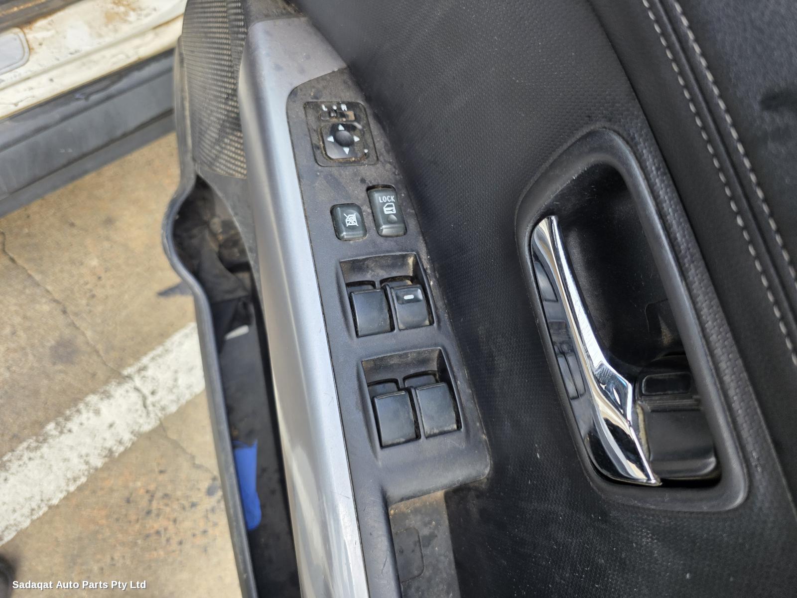 Mitsubishi Outlander Left Guard