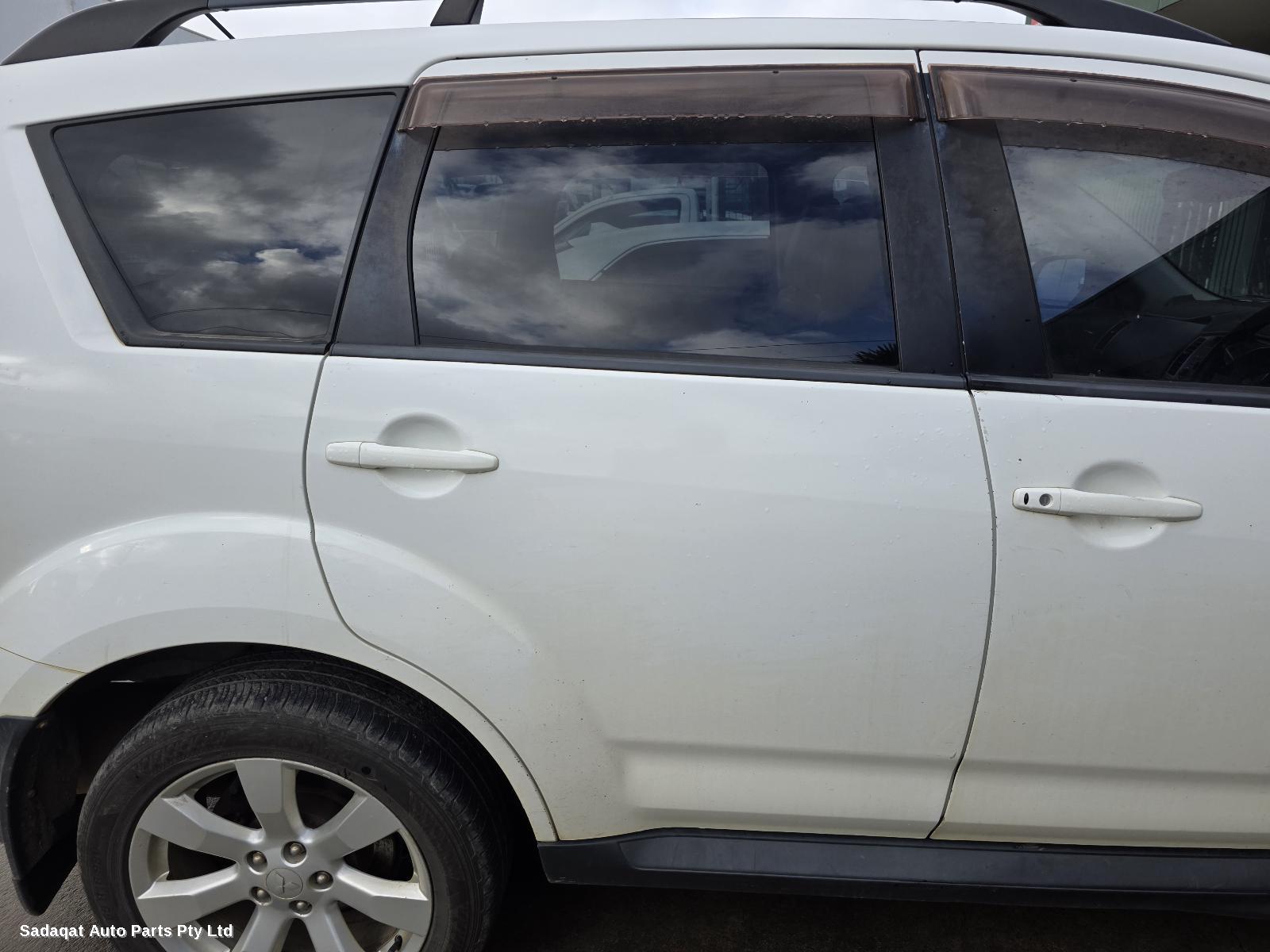 Mitsubishi Outlander Left Guard
