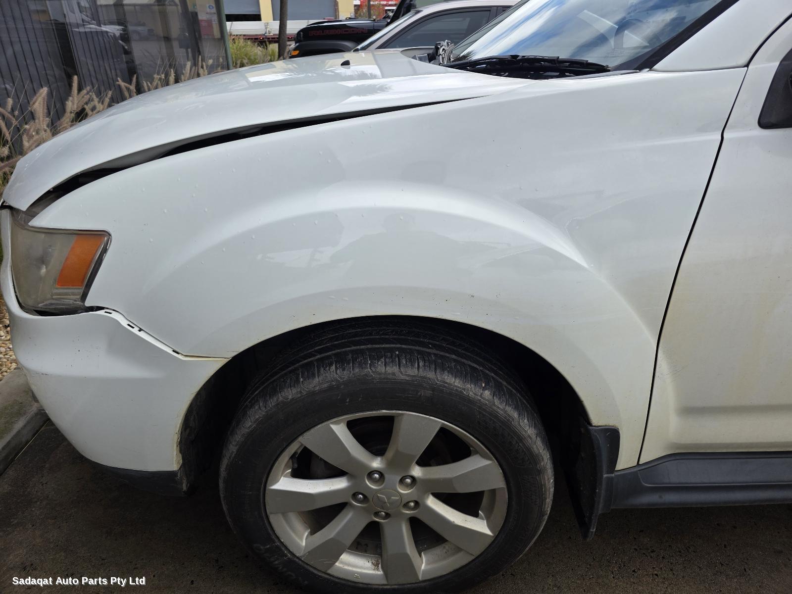 Mitsubishi Outlander Left Guard