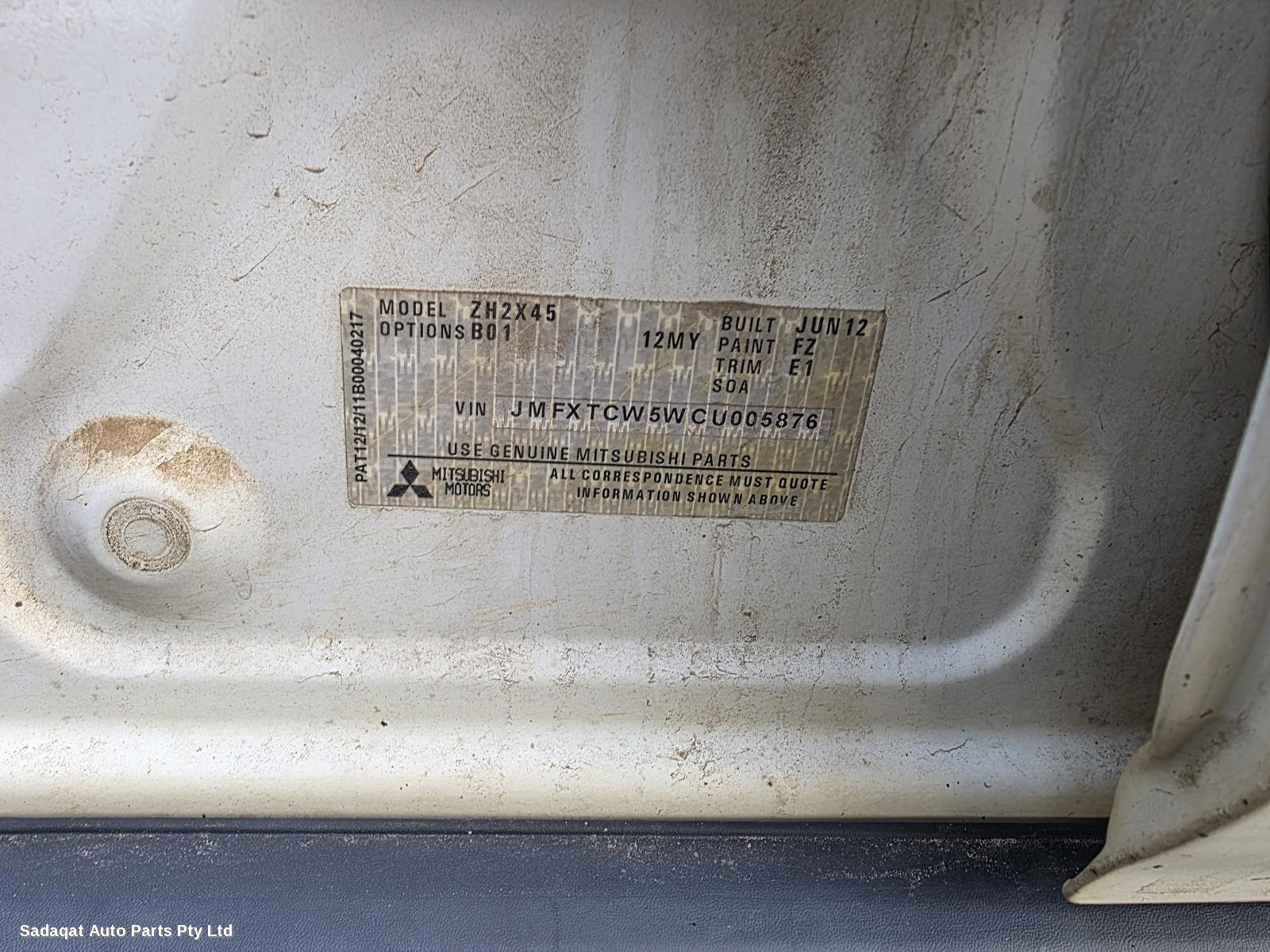 Mitsubishi Outlander Left Guard