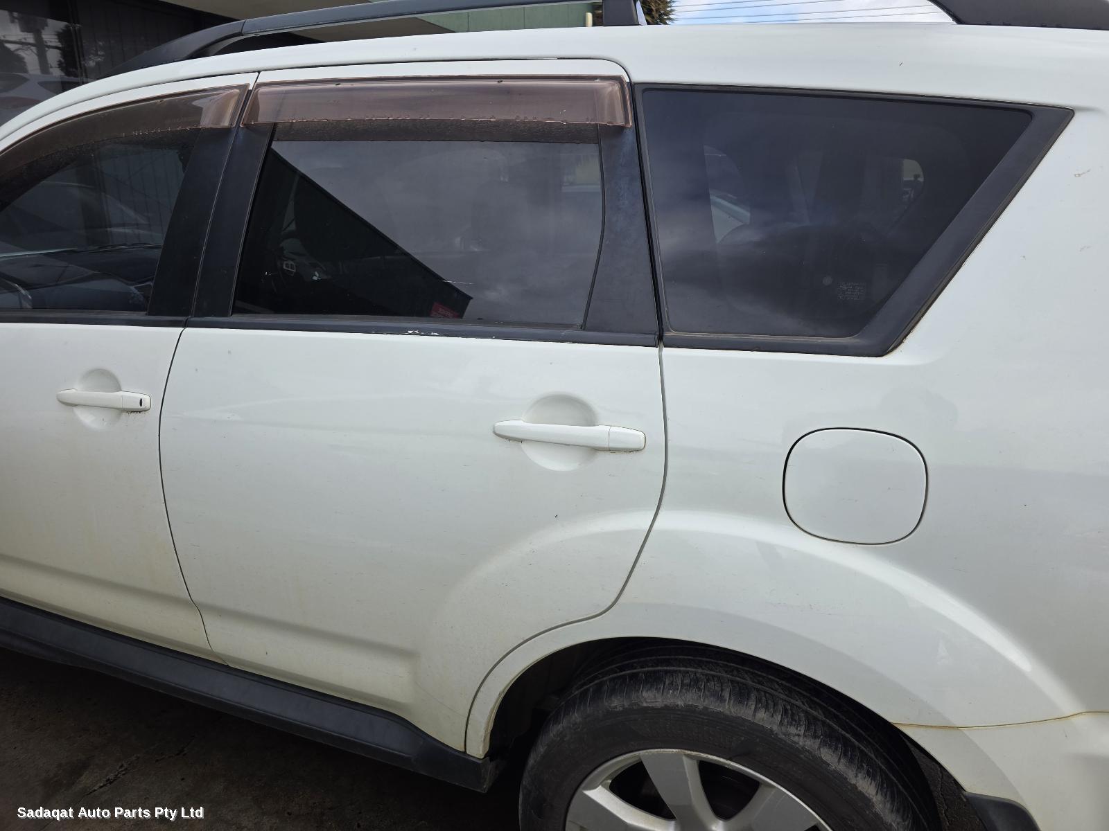 Mitsubishi Outlander Left Guard