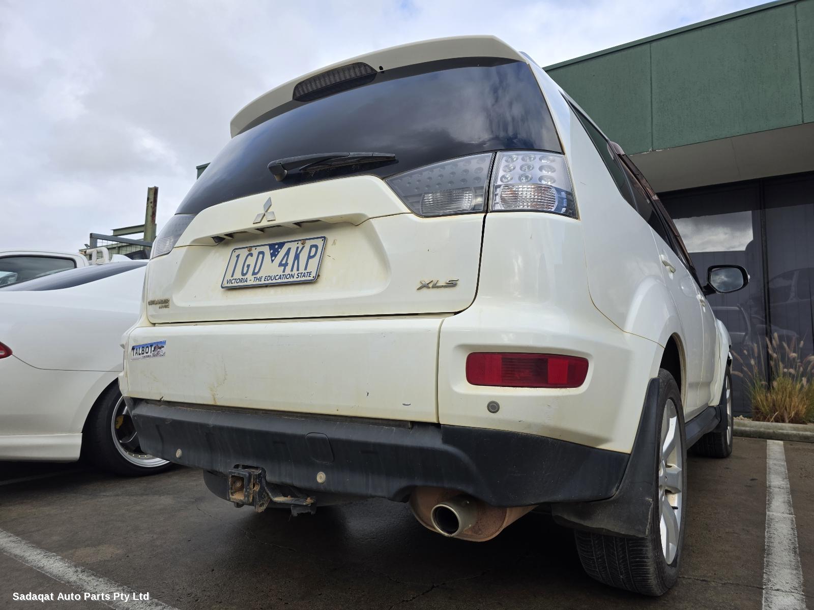 Mitsubishi Outlander Left Guard