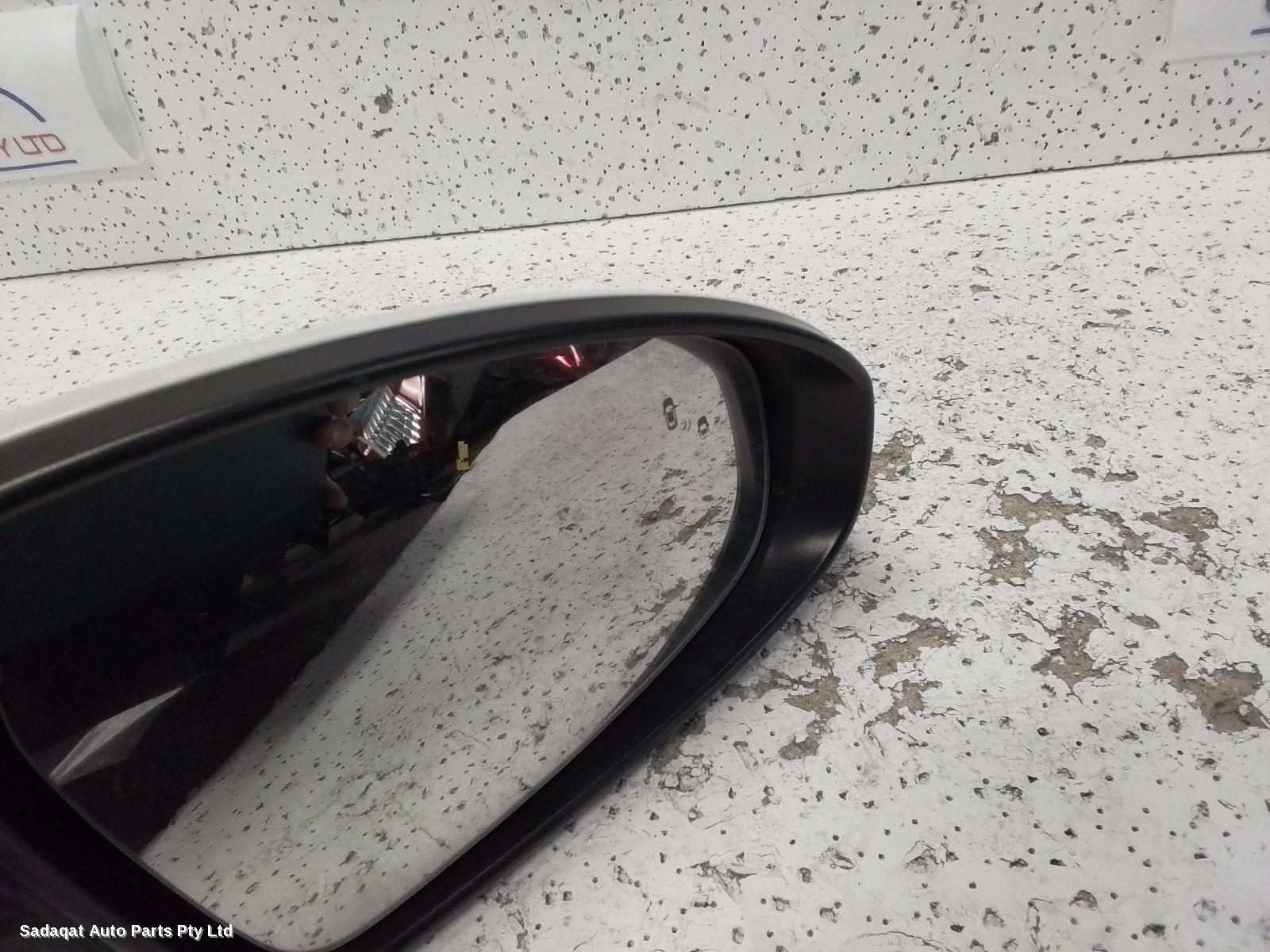 Kia Cerato Right Door Mirror