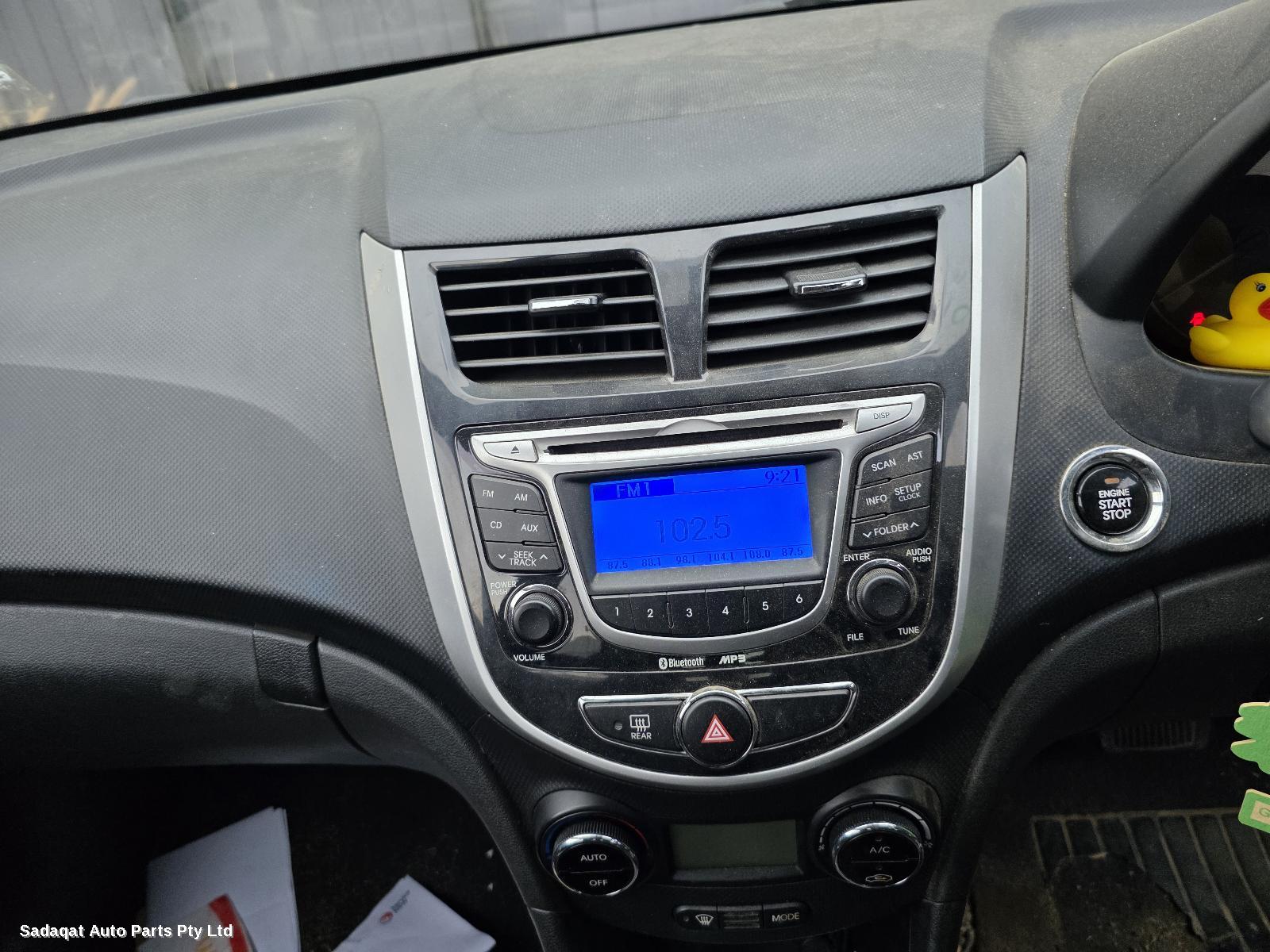 Hyundai Accent Left Headlamp