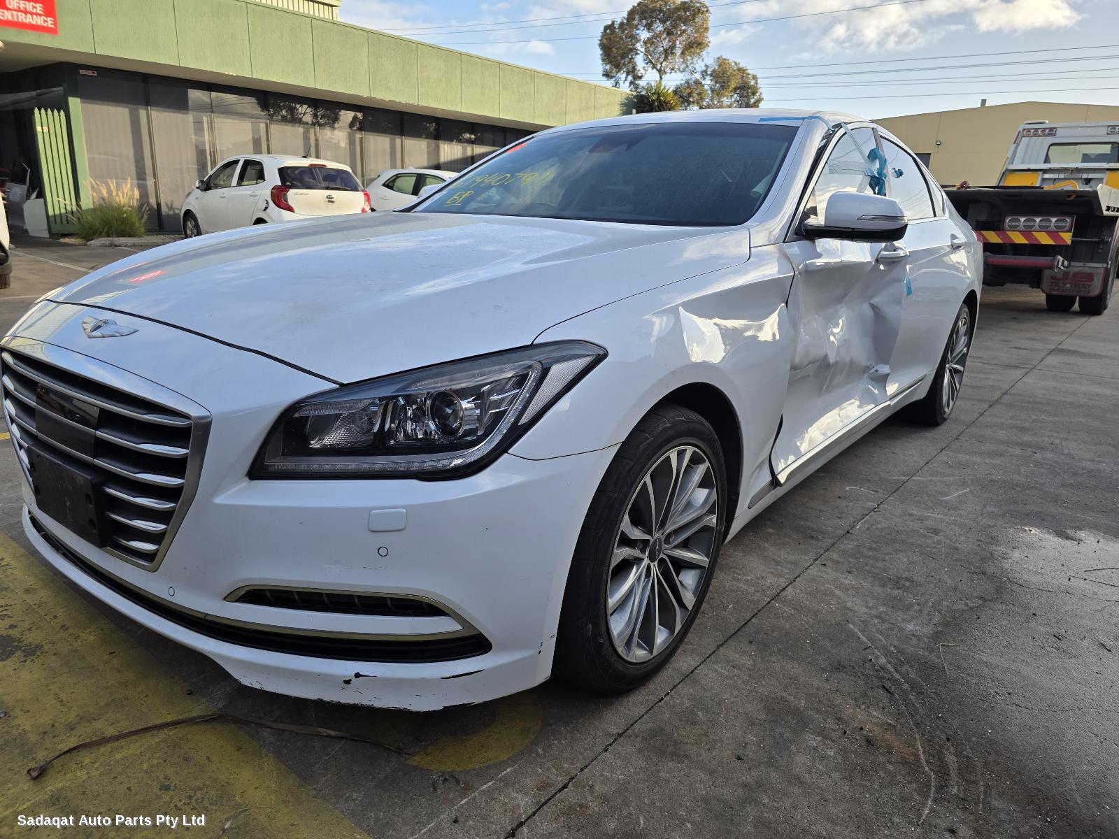 Hyundai Genesis Left Door Mirror