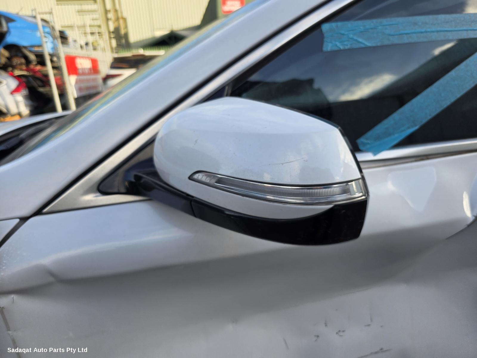 Hyundai Genesis Left Door Mirror