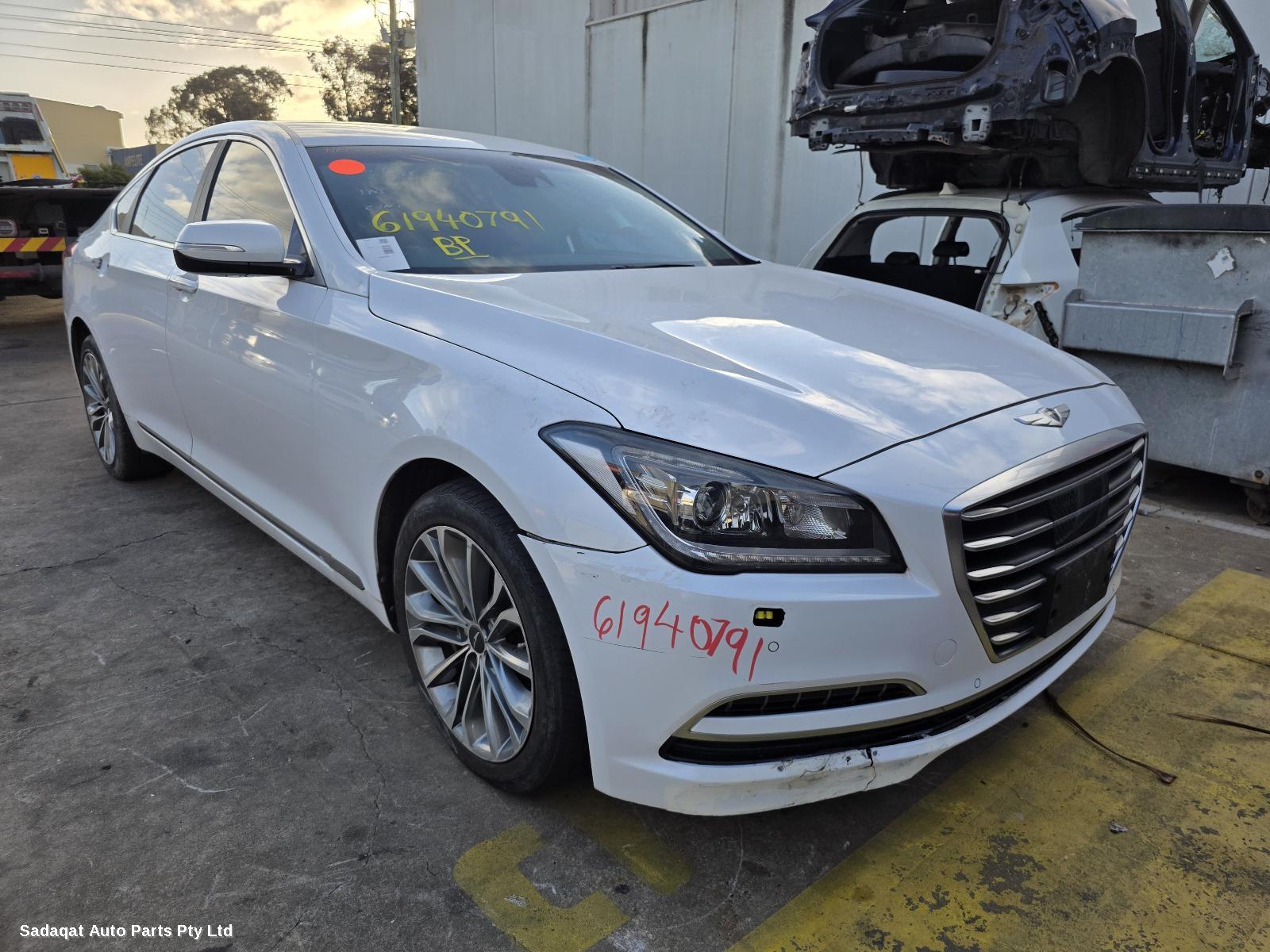 Hyundai Genesis Left Door Mirror