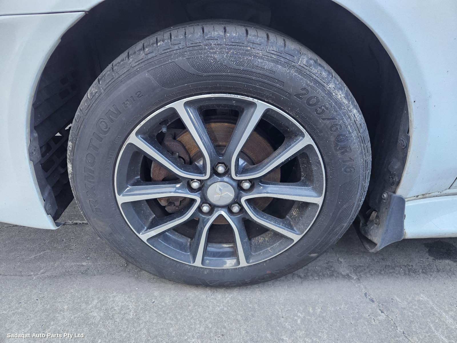 Mitsubishi Lancer Left Front Door