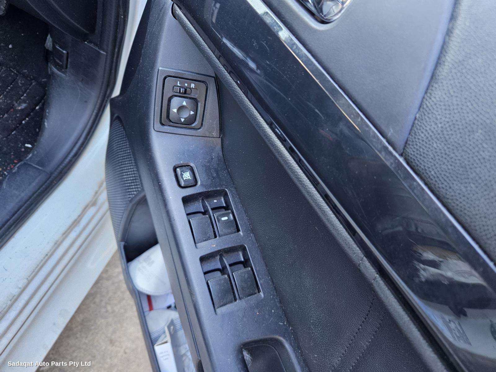 Mitsubishi Lancer Left Front Door
