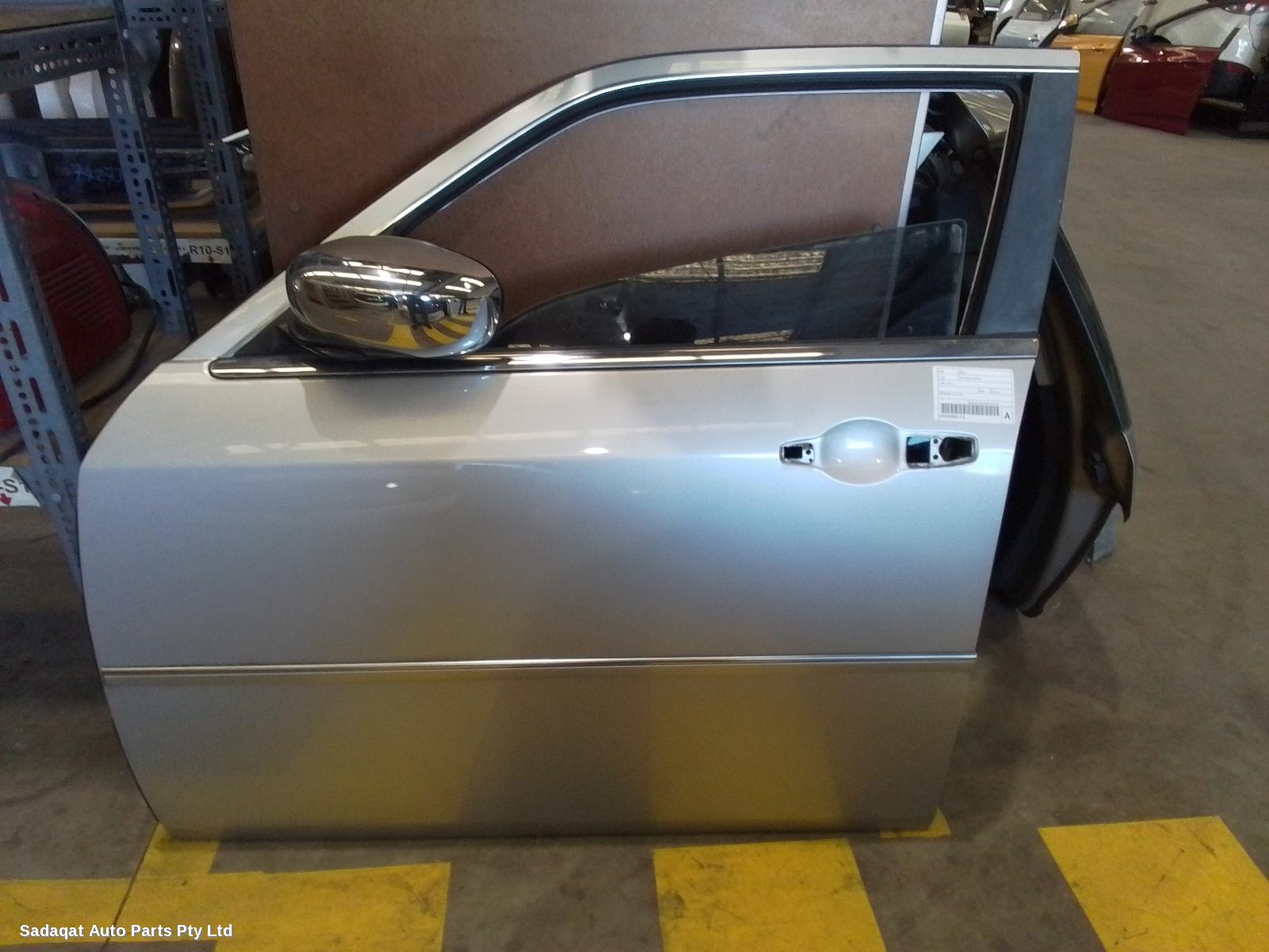Chrysler 300c Left Front Door