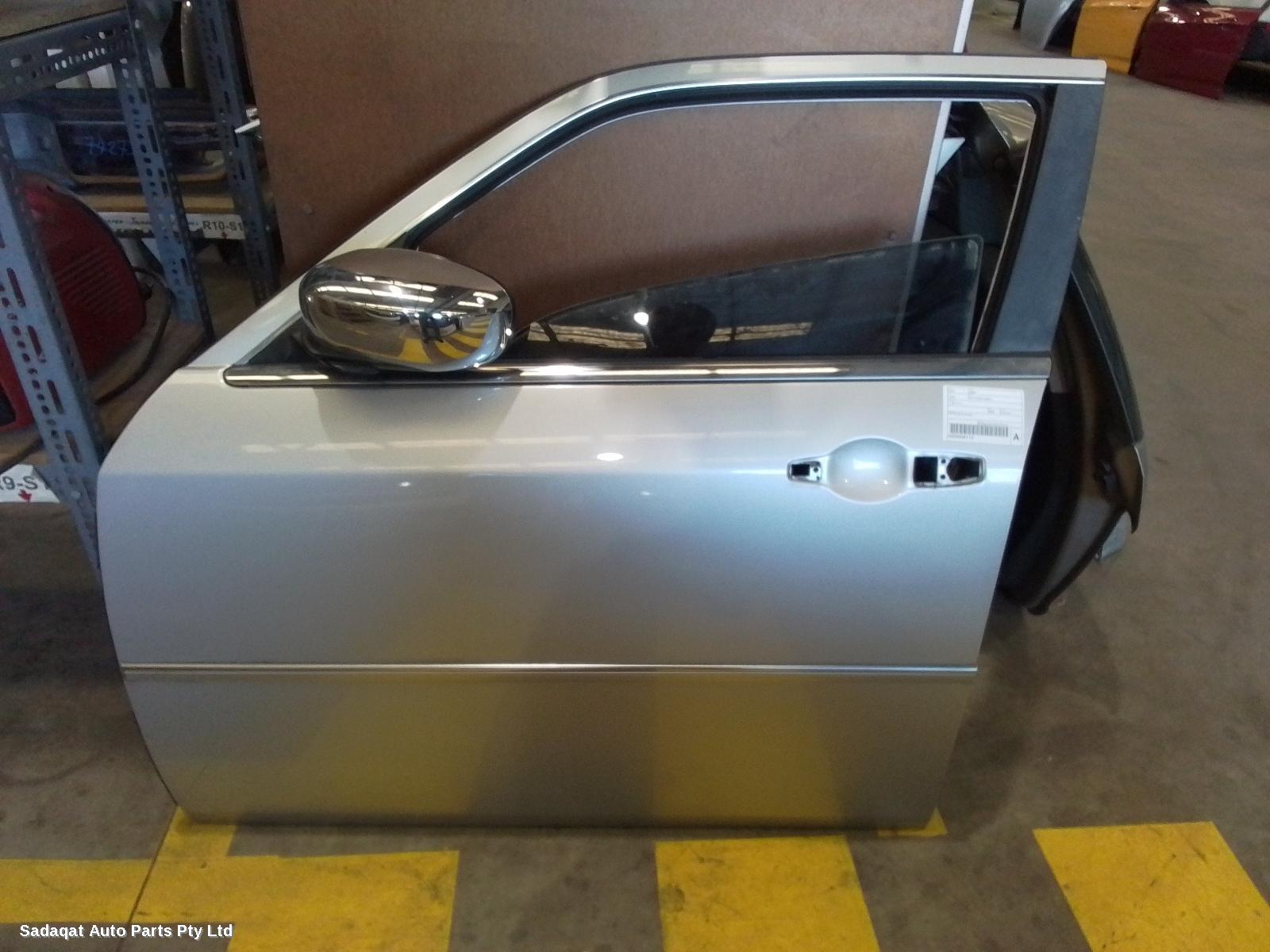 Chrysler 300c Left Front Door