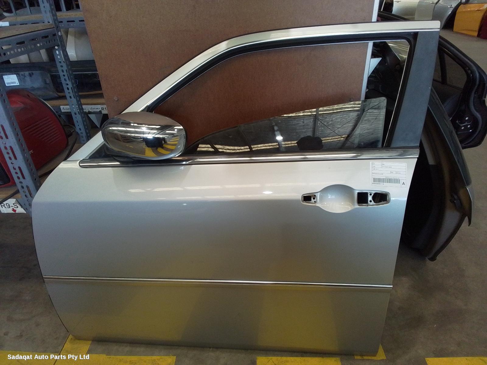 Chrysler 300c Left Front Door