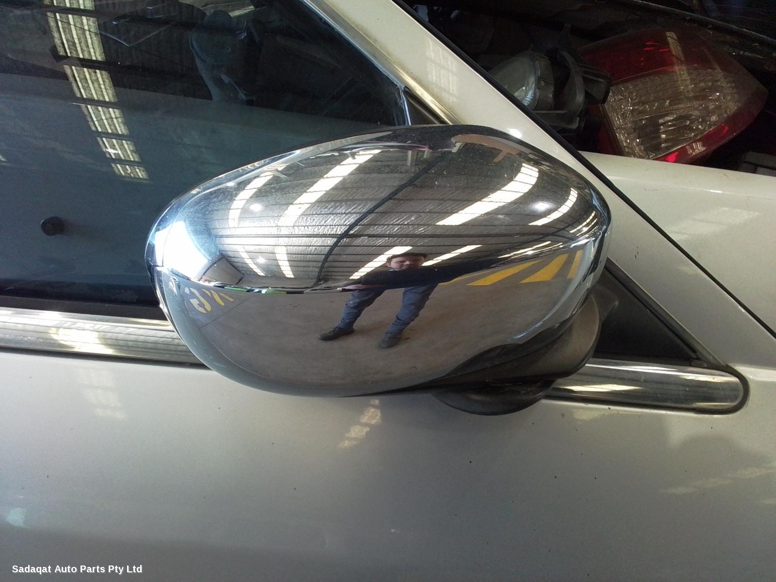 Chrysler 300c Right Door Mirror
