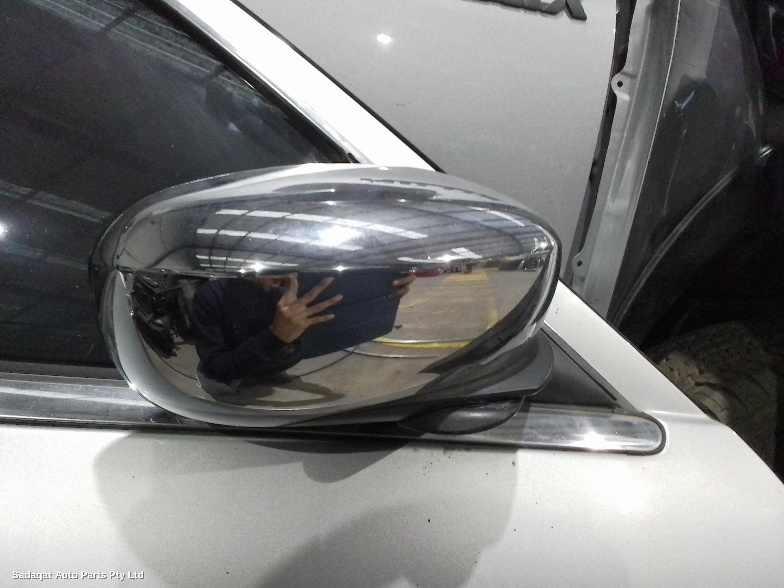 Chrysler 300c Right Door Mirror