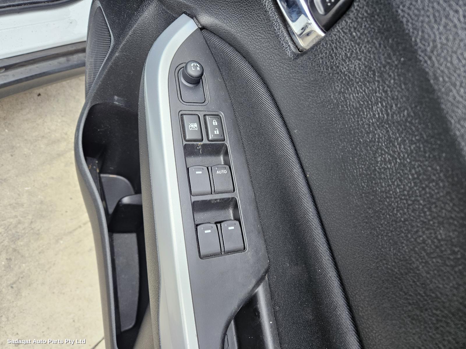 Suzuki Vitara Right Door Mirror