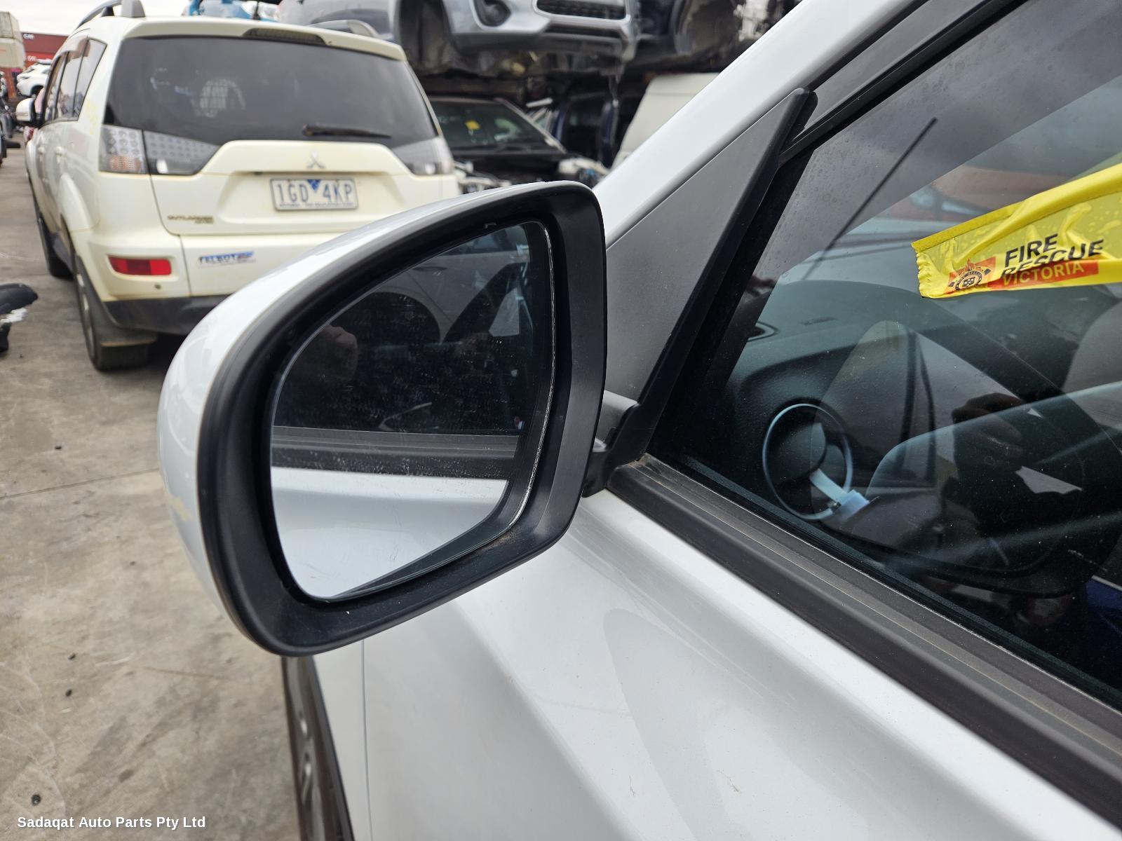 Suzuki Vitara Right Door Mirror
