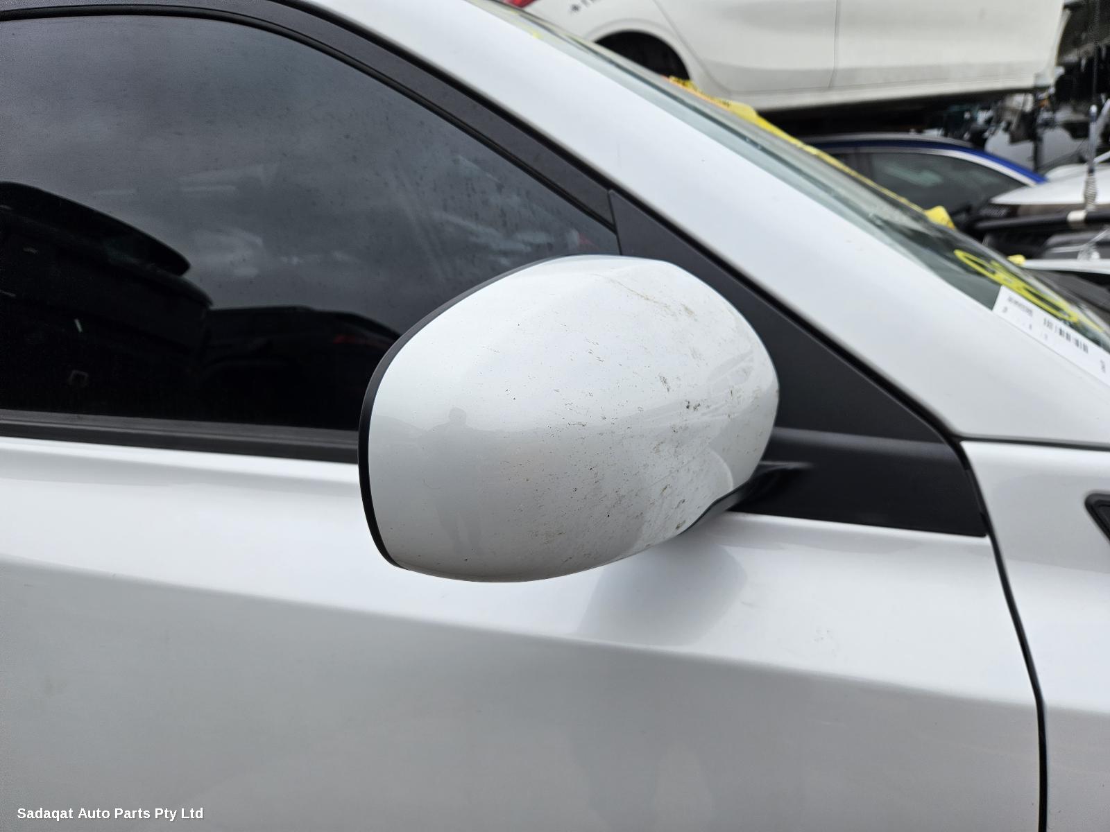 Suzuki Vitara Right Door Mirror