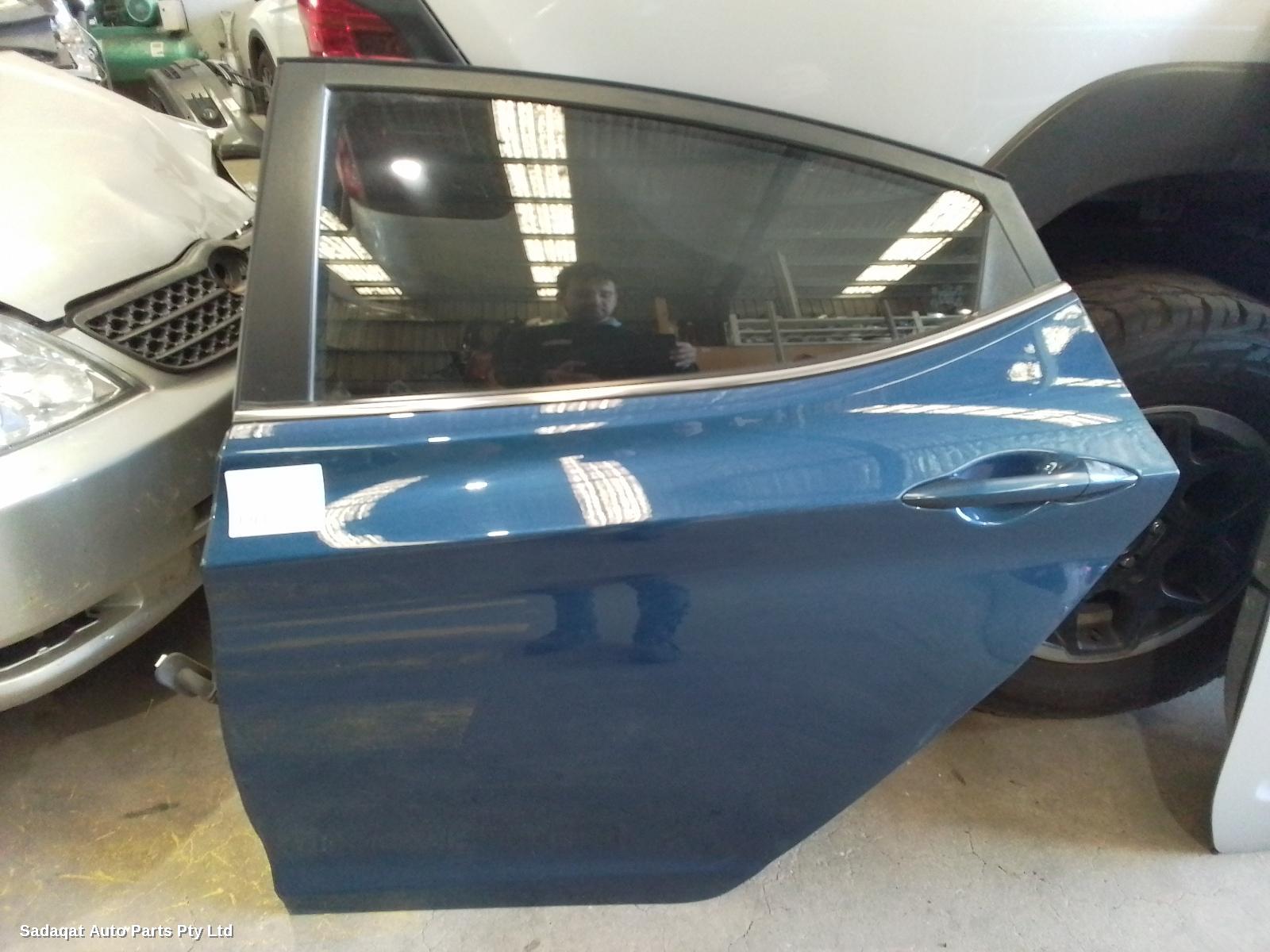 Hyundai Elantra Left Rear Door/sliding