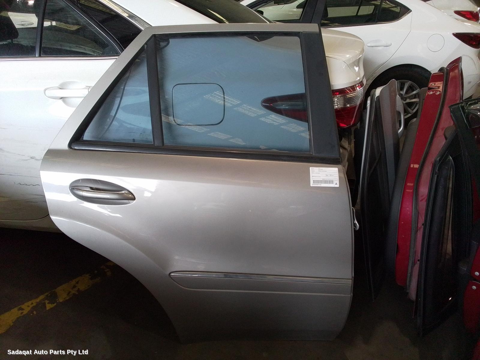 Mercedes M Class Right_rear_door_sliding