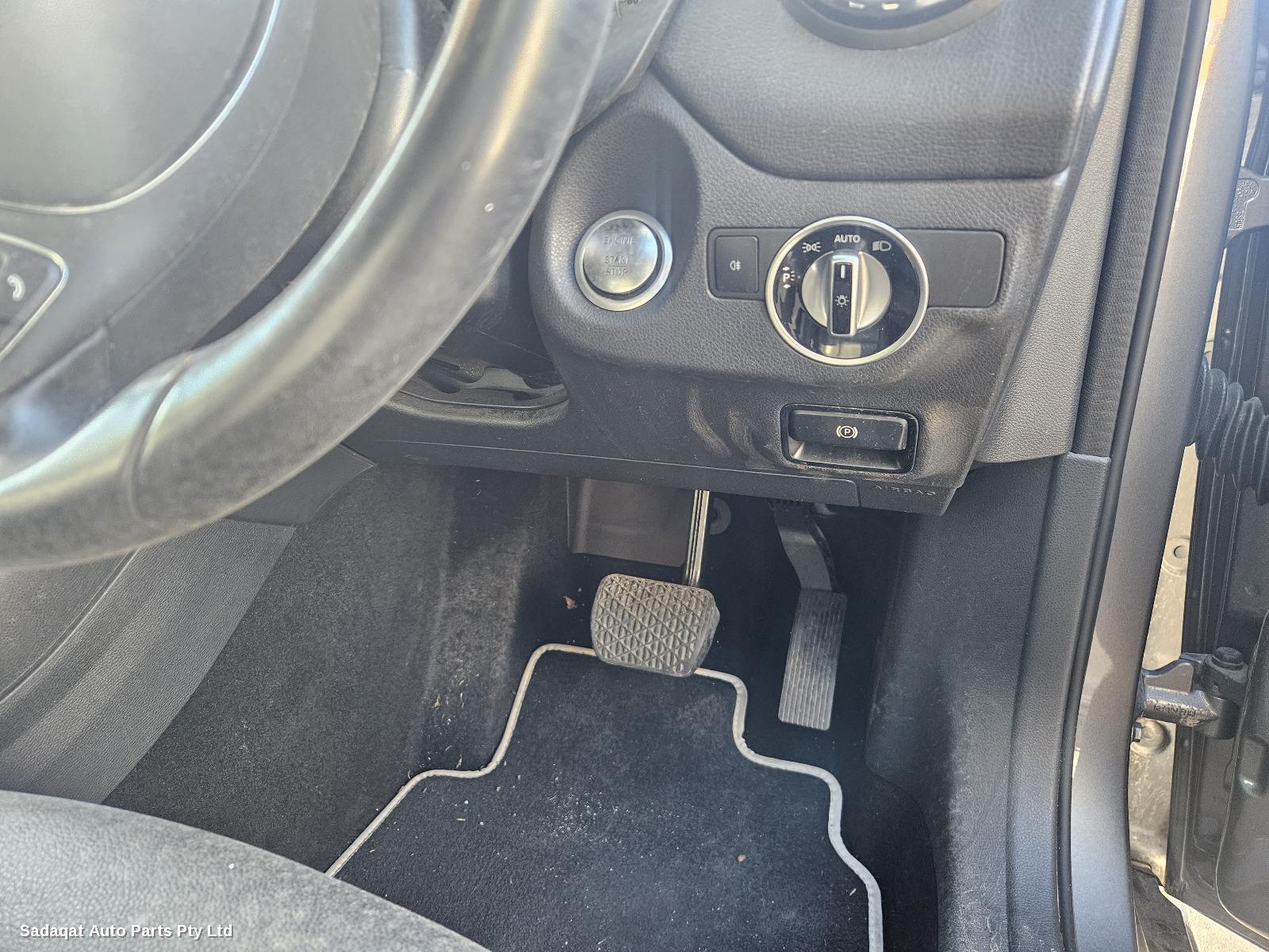 Mercedes Gla Class Seatbelt/stalk