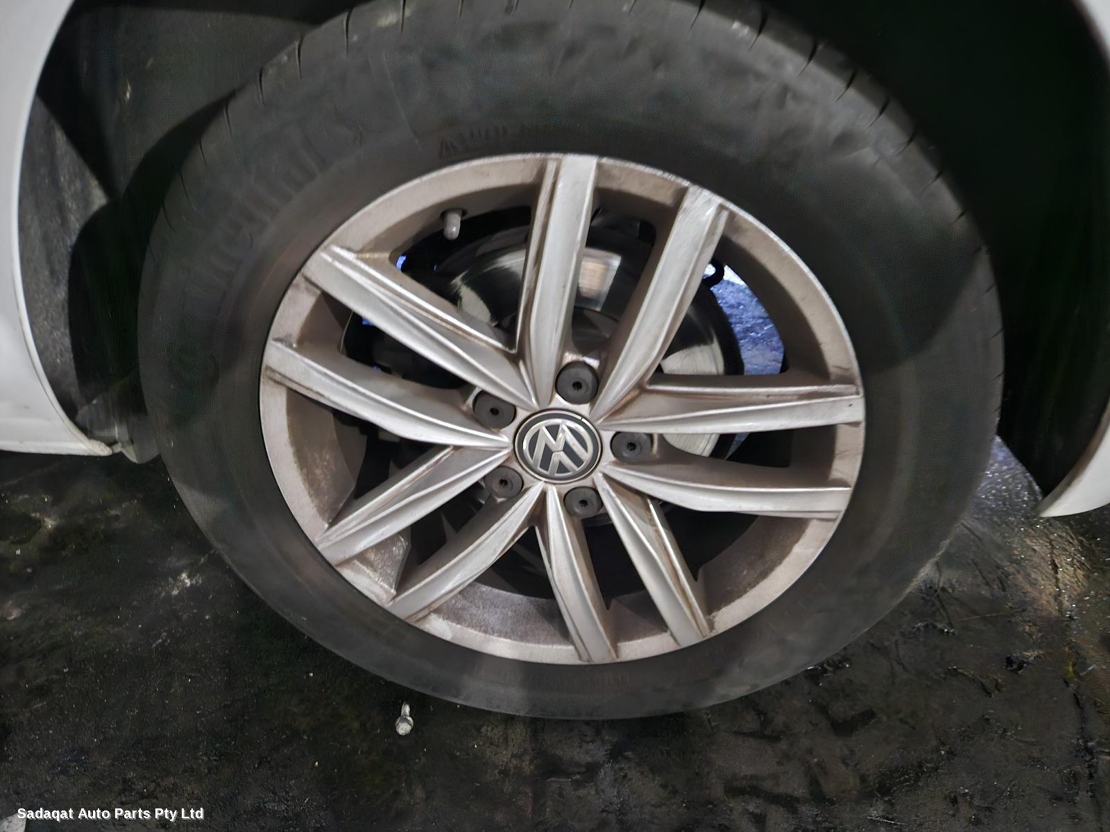 Volkswagen Golf Rear Garnish