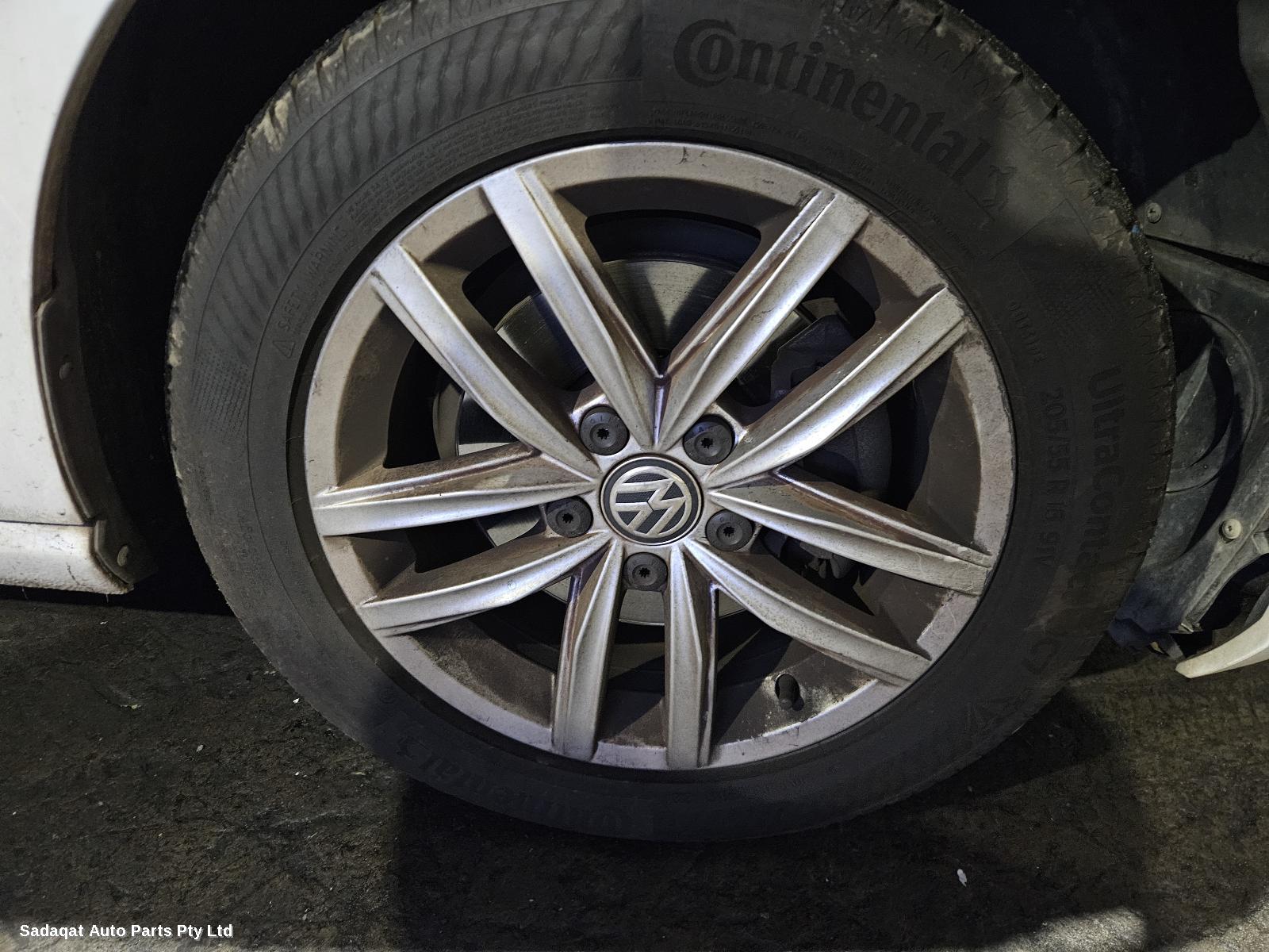 Volkswagen Golf Rear Garnish