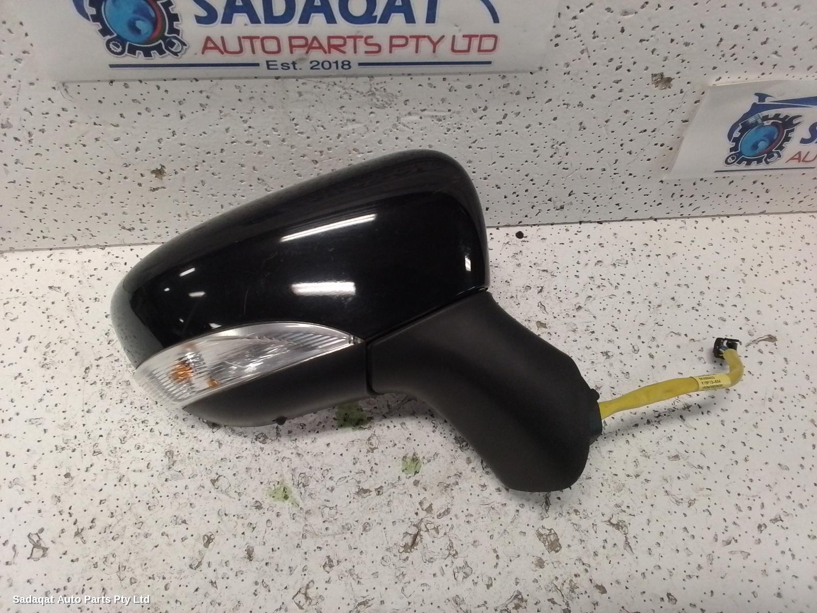 Renault Captur Right Door Mirror