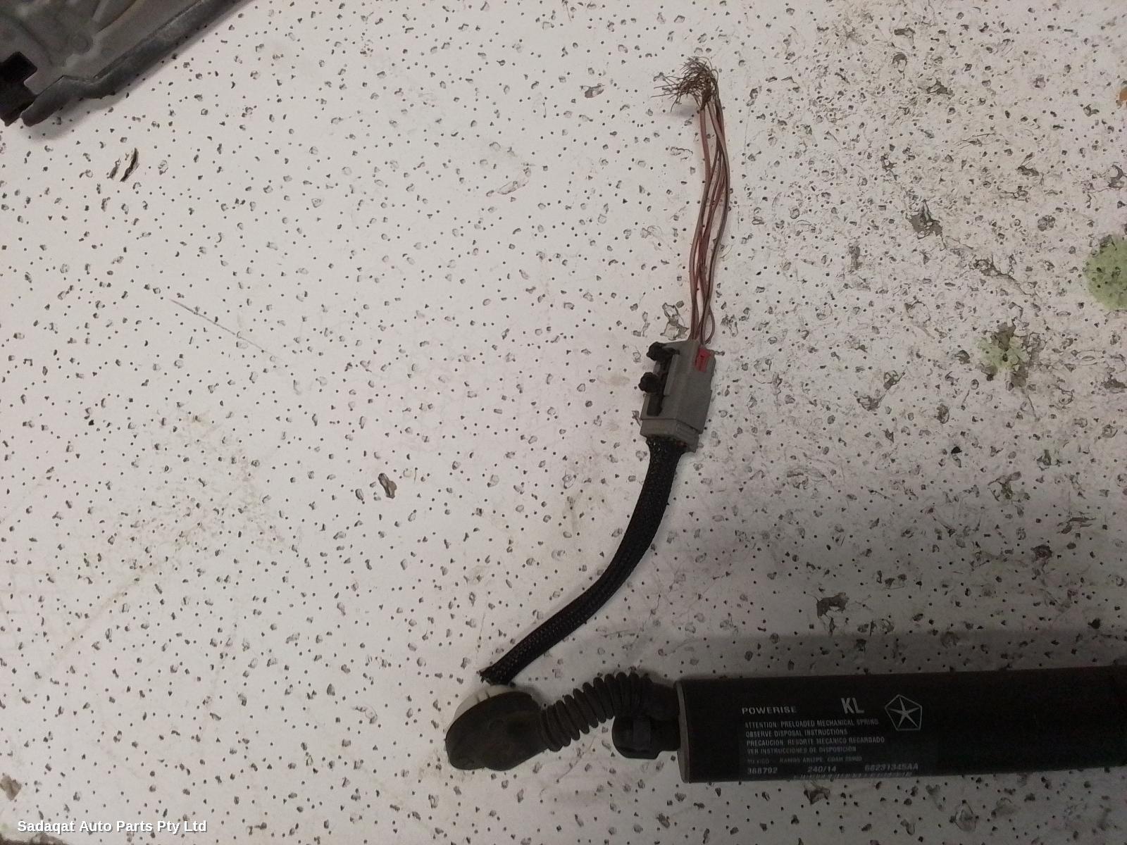 Jeep Cherokee Hatch Strut