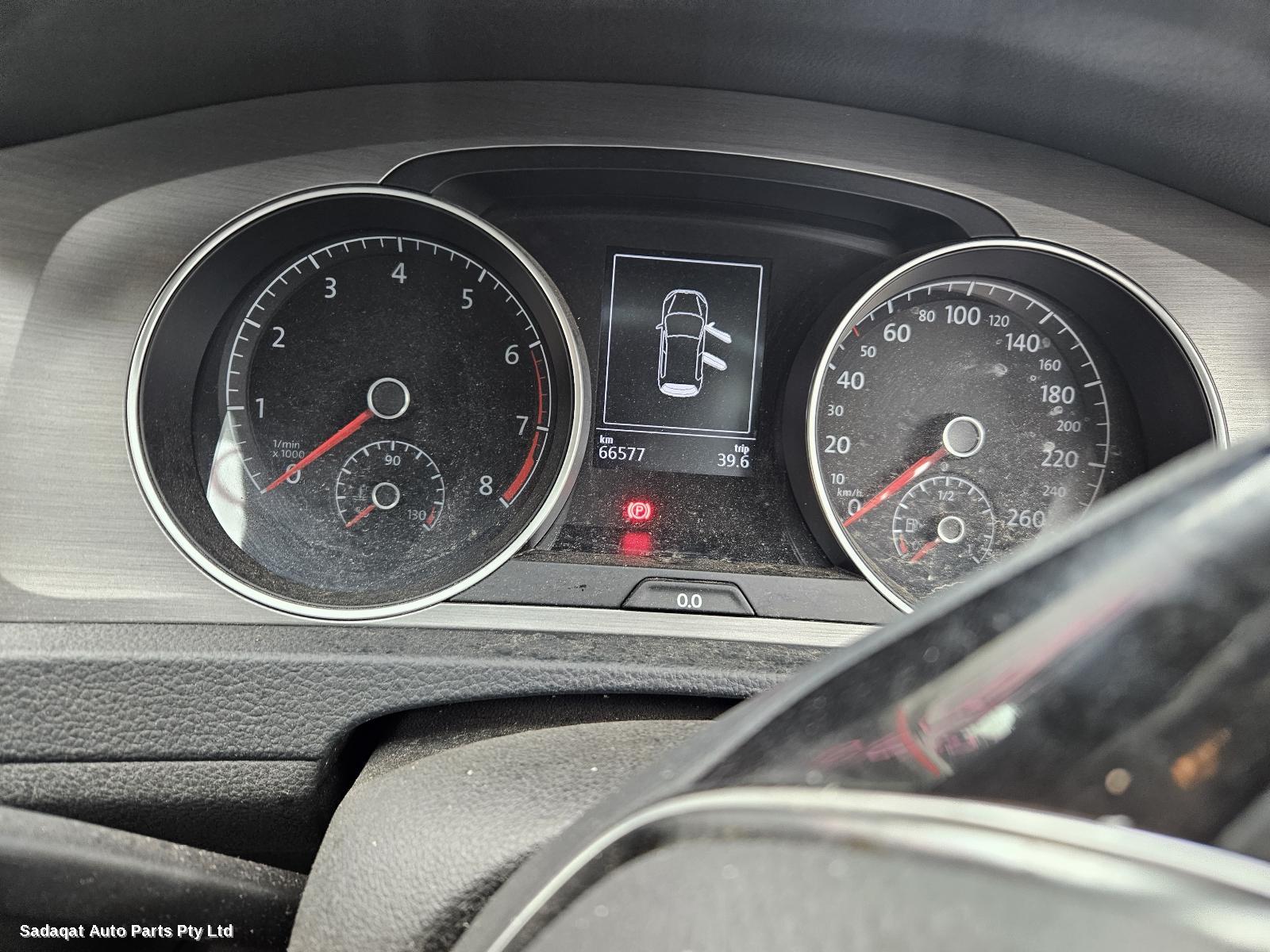 Volkswagen Golf Overflow Bottle