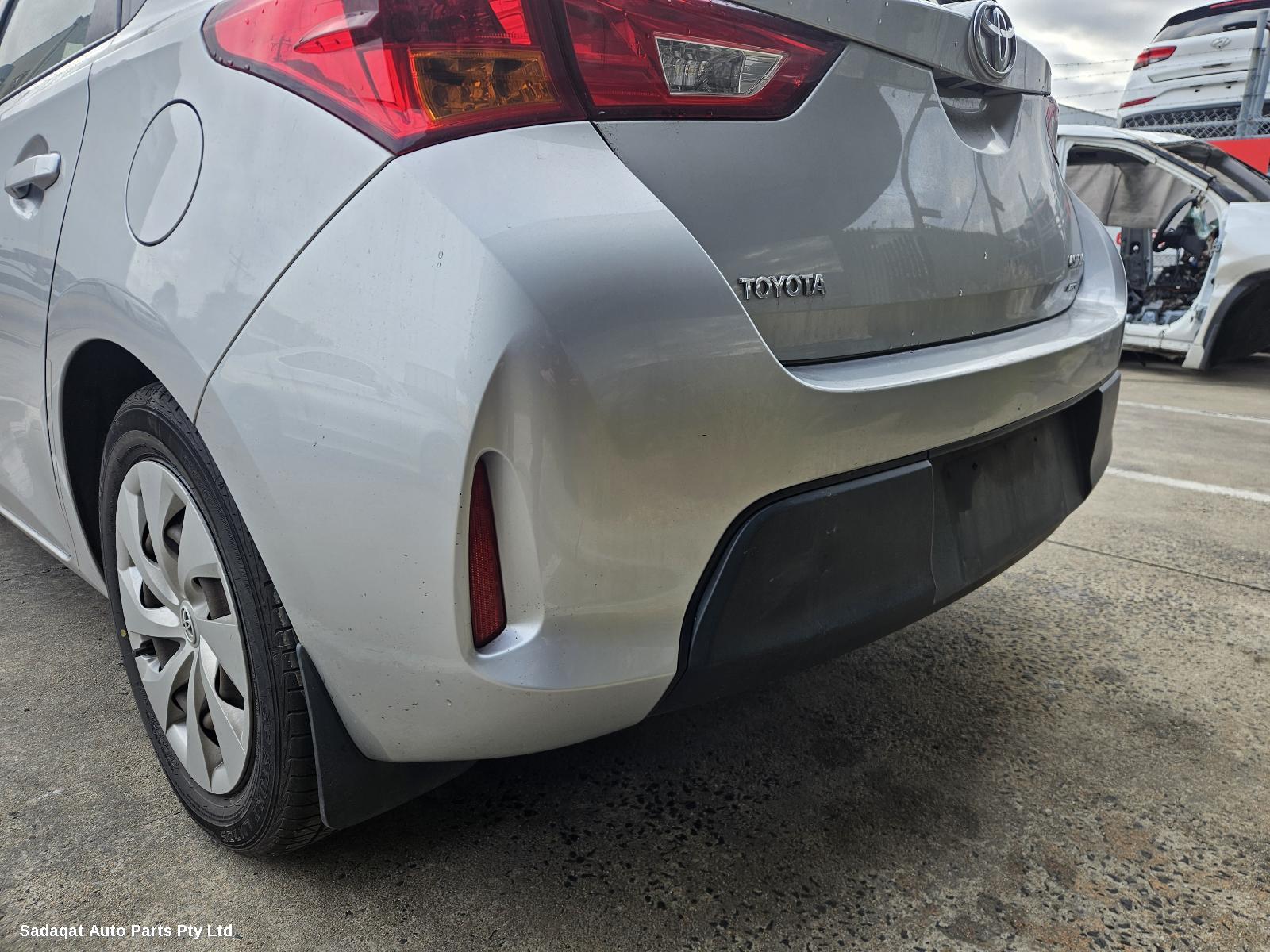 Toyota Corolla Right Headlamp