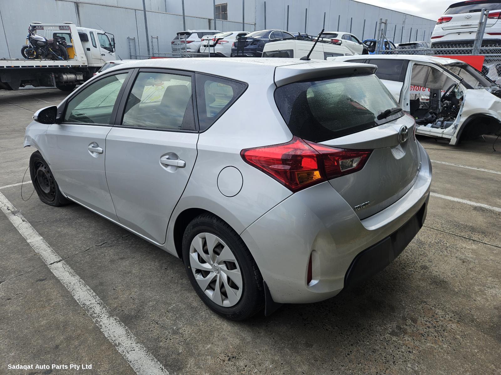 Toyota Corolla Right Headlamp