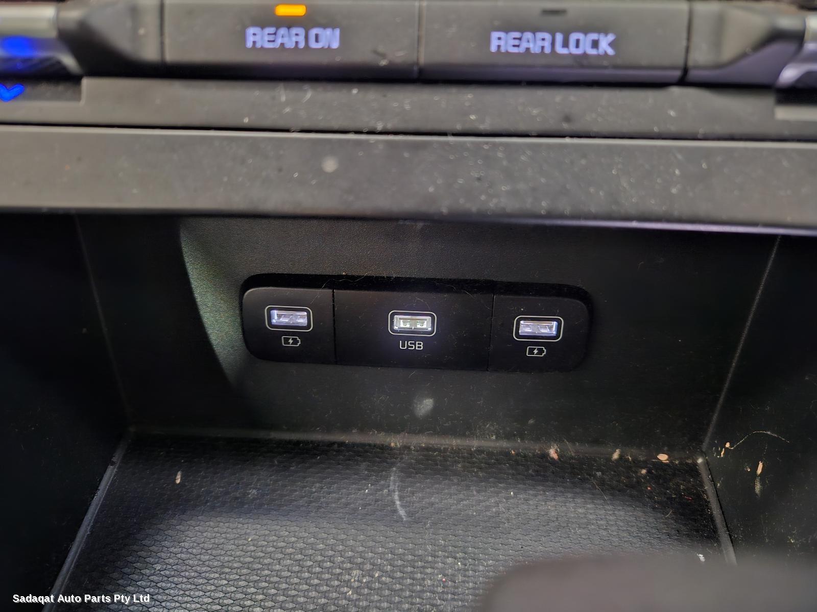 Kia Carnival/grand Carnival 3rd Seat