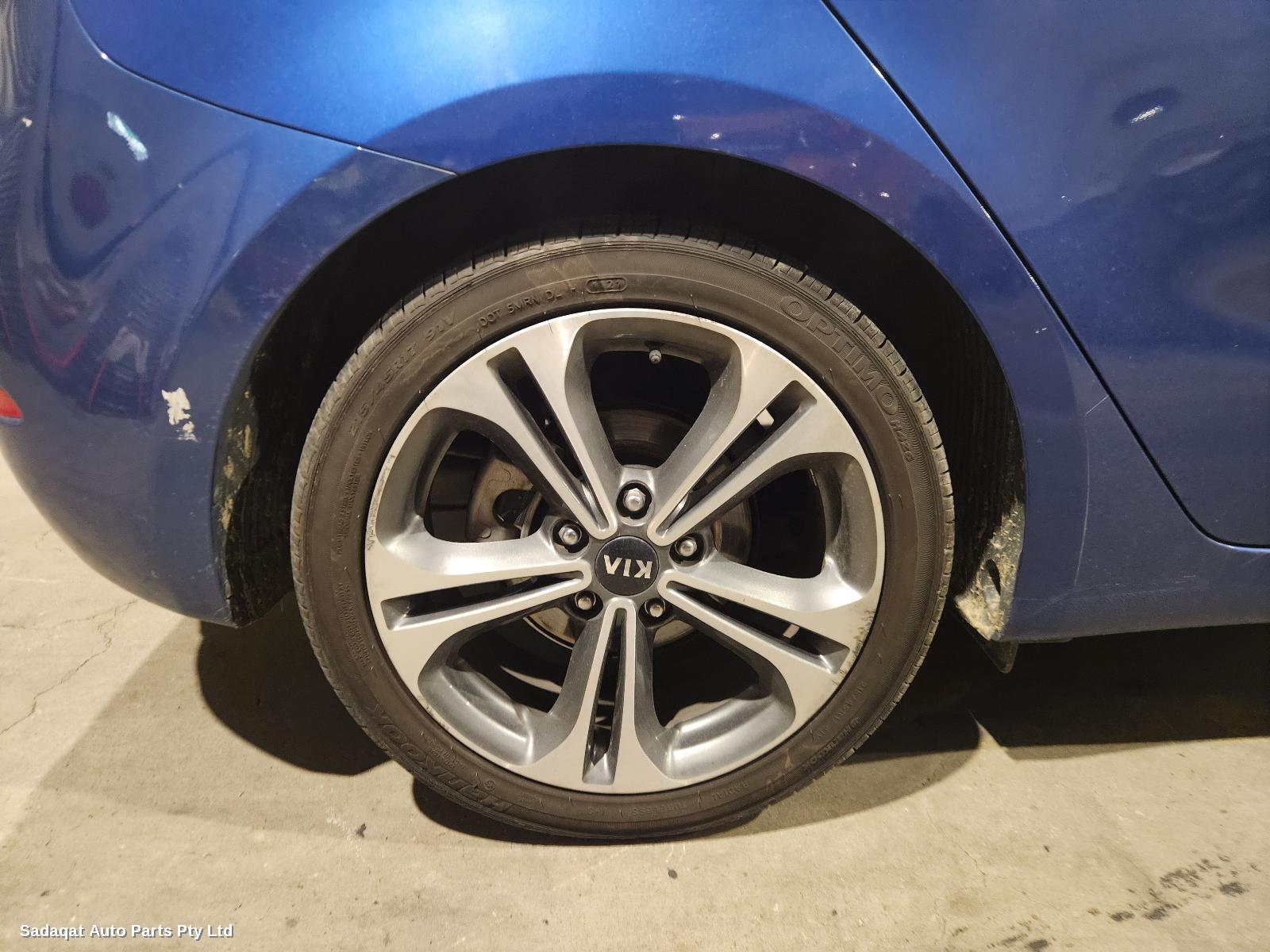 Kia Cerato Hatch Strut