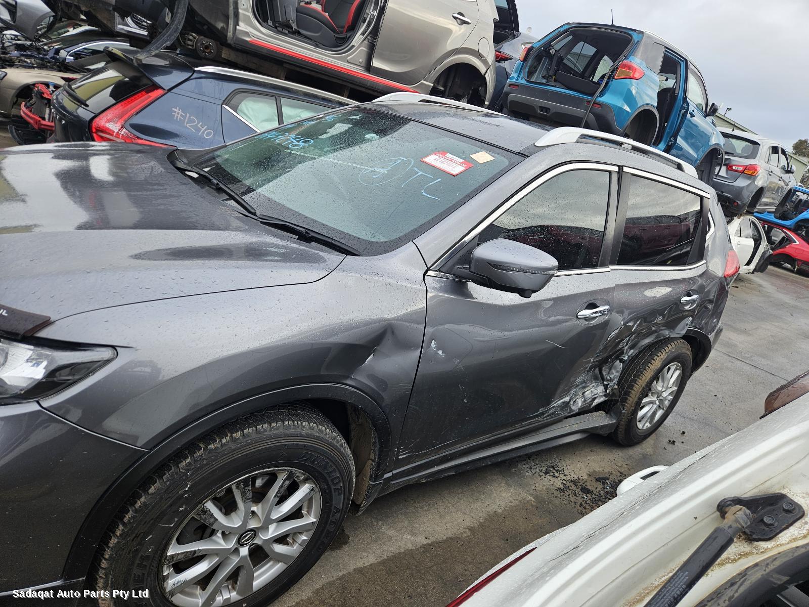 Nissan Xtrail Right Rear Door Window