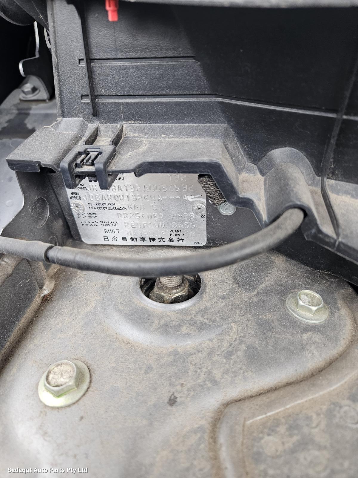 Nissan Xtrail Right Rear Door Window