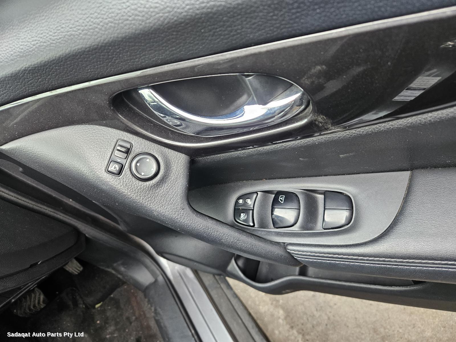 Nissan Xtrail Right Rear Door Window