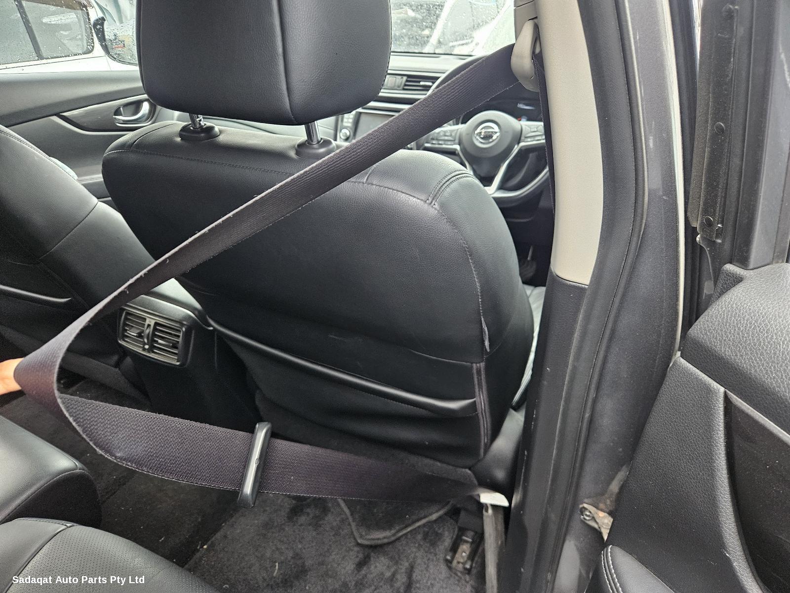 Nissan Xtrail Right Rear Door Window