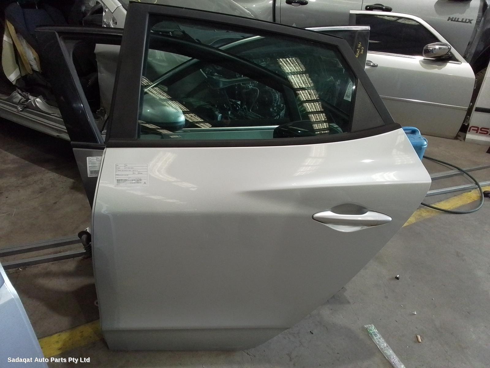 Hyundai Ix35 Left Rear Door/sliding