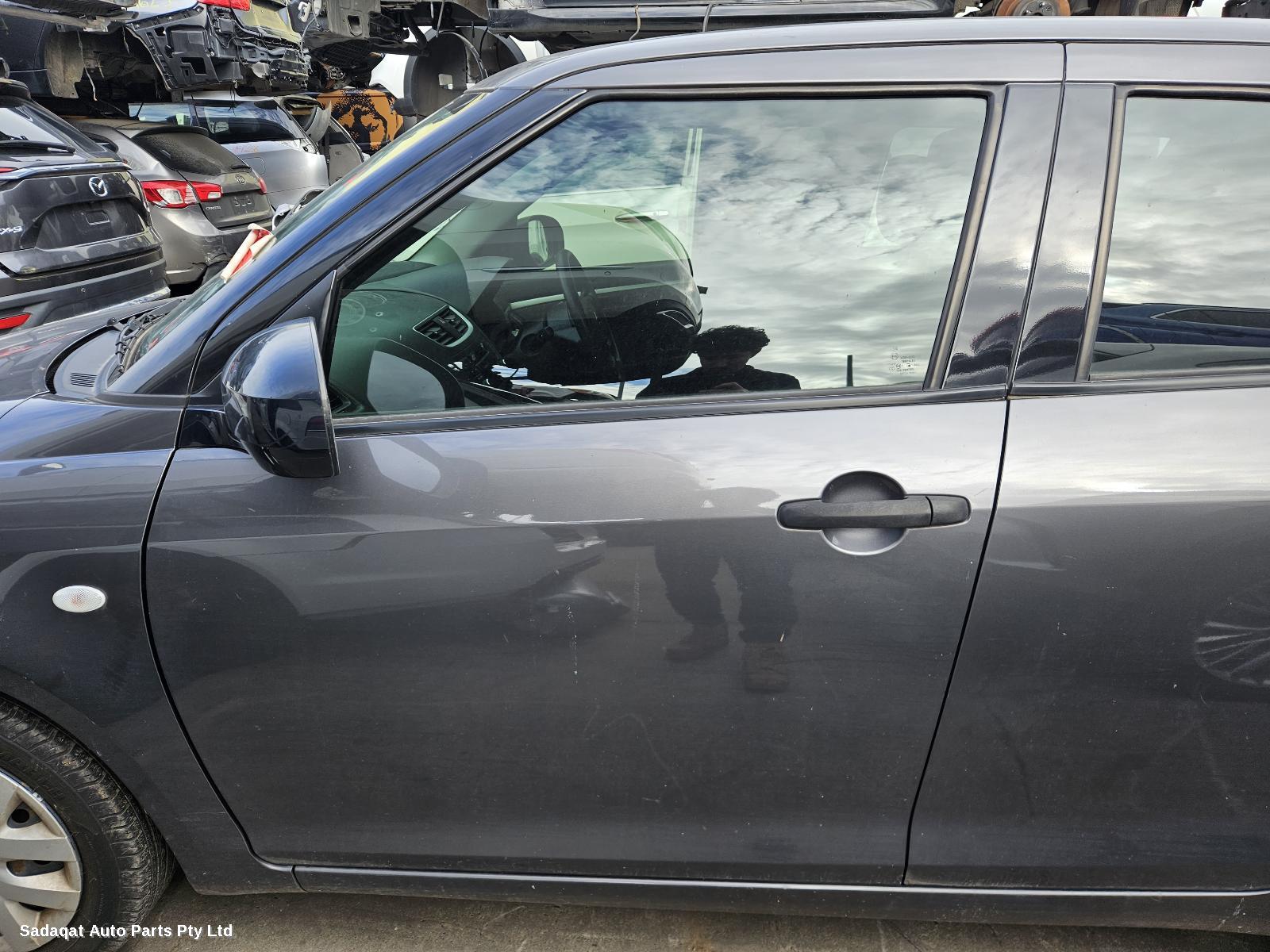 Suzuki Swift Right Guard