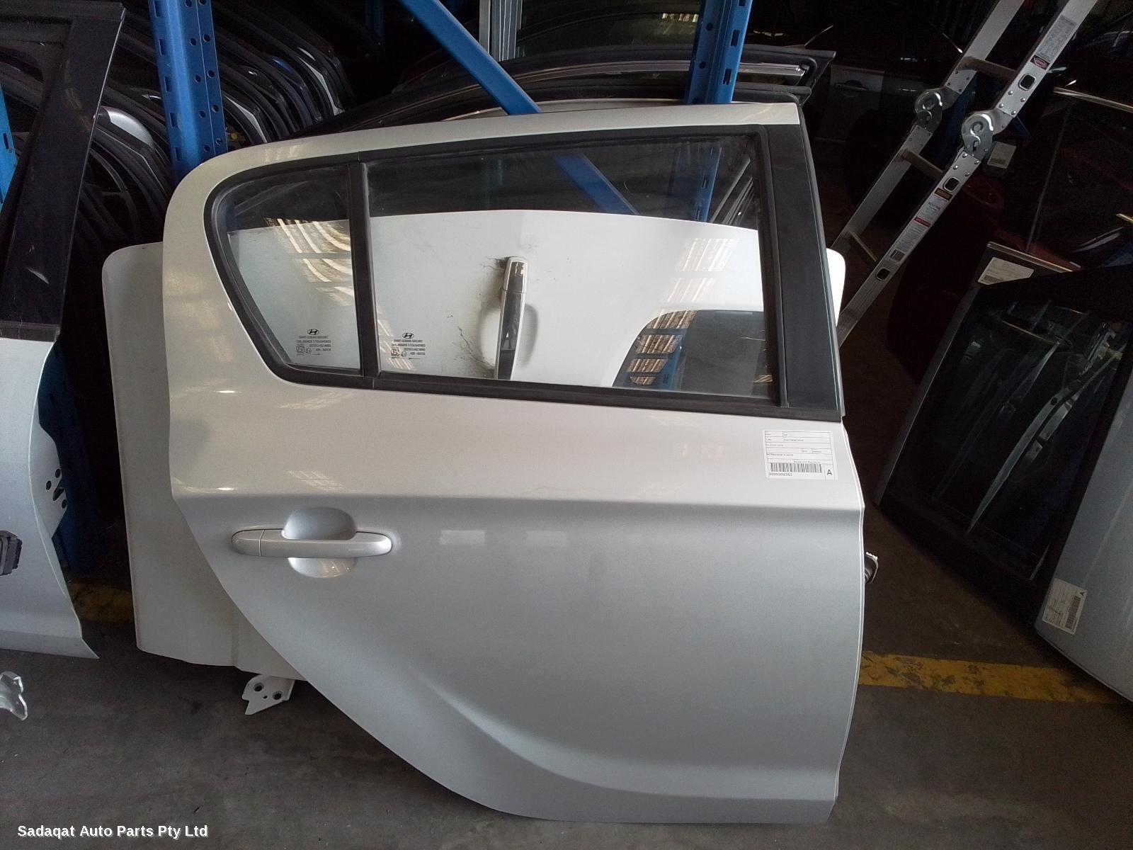 Hyundai I20 Right_rear_door_sliding