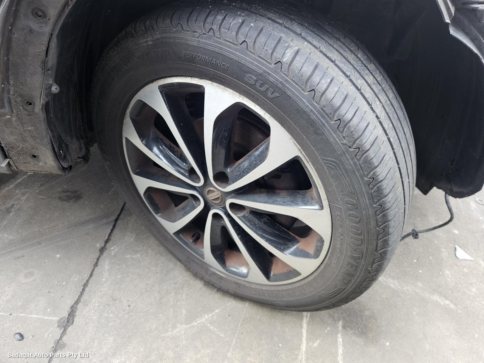 Nissan Dualis F/bar Reinforc/brack