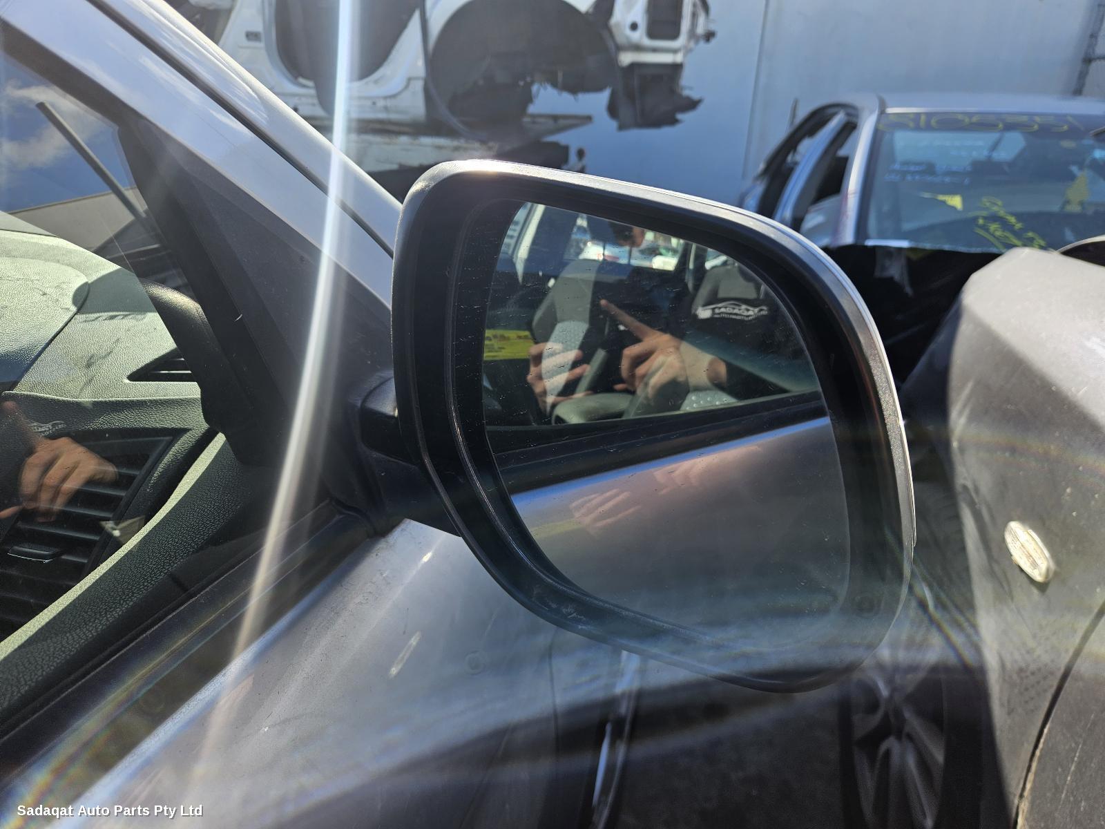 Mitsubishi Asx Left Rear Hub Assembly