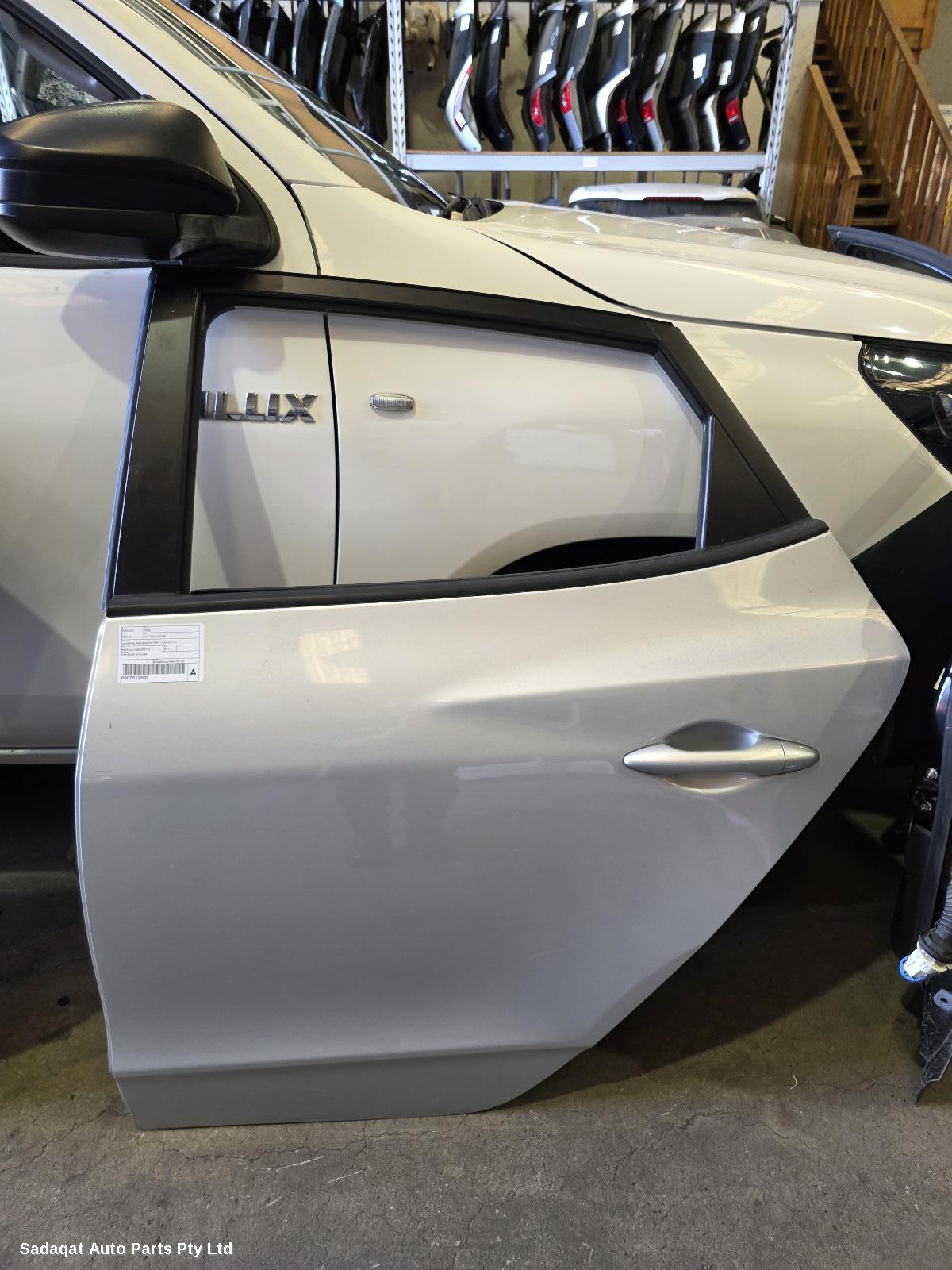 Hyundai Ix35 Left Rear Door/sliding