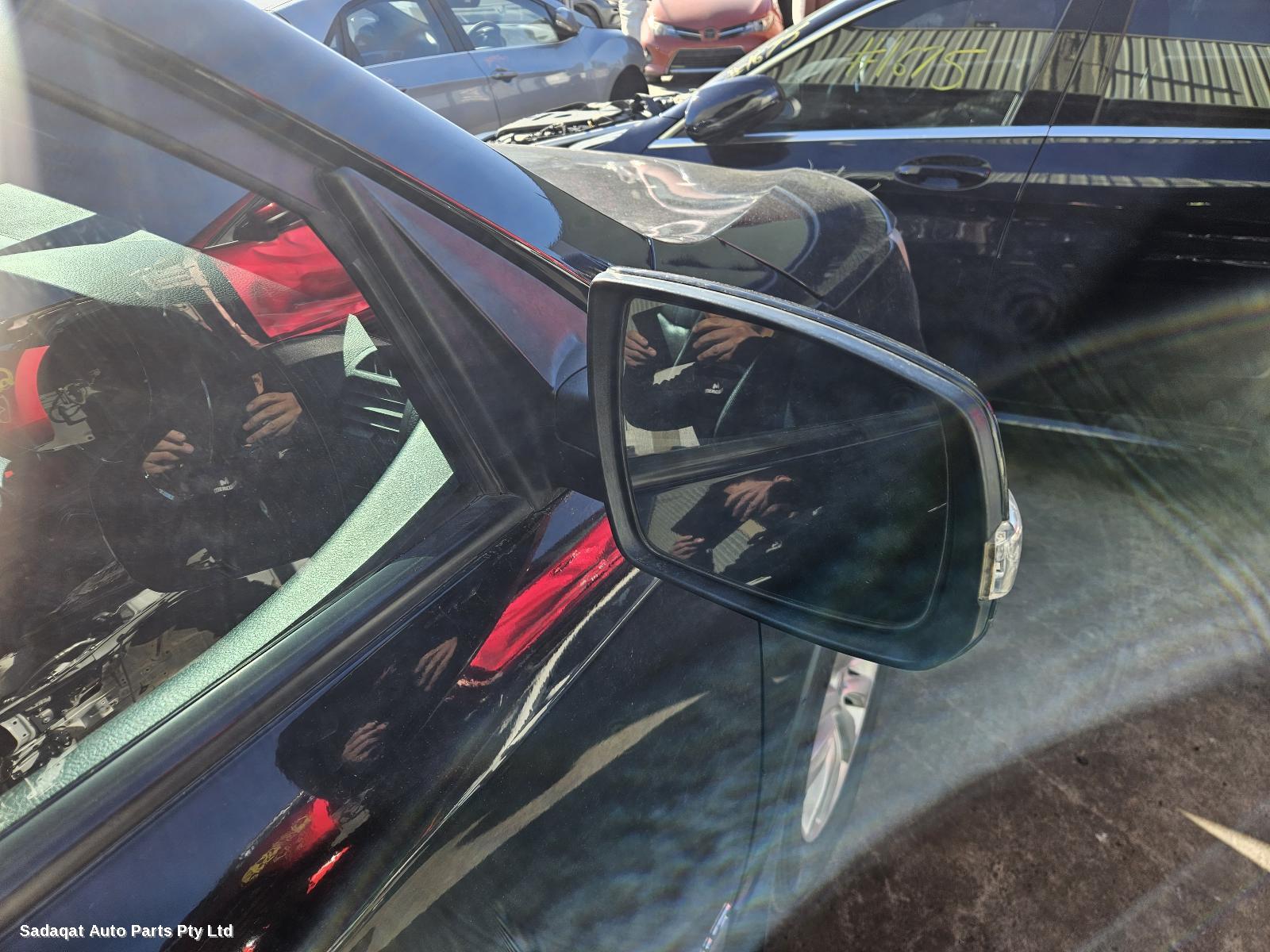 Kia Sorento Right Door Mirror