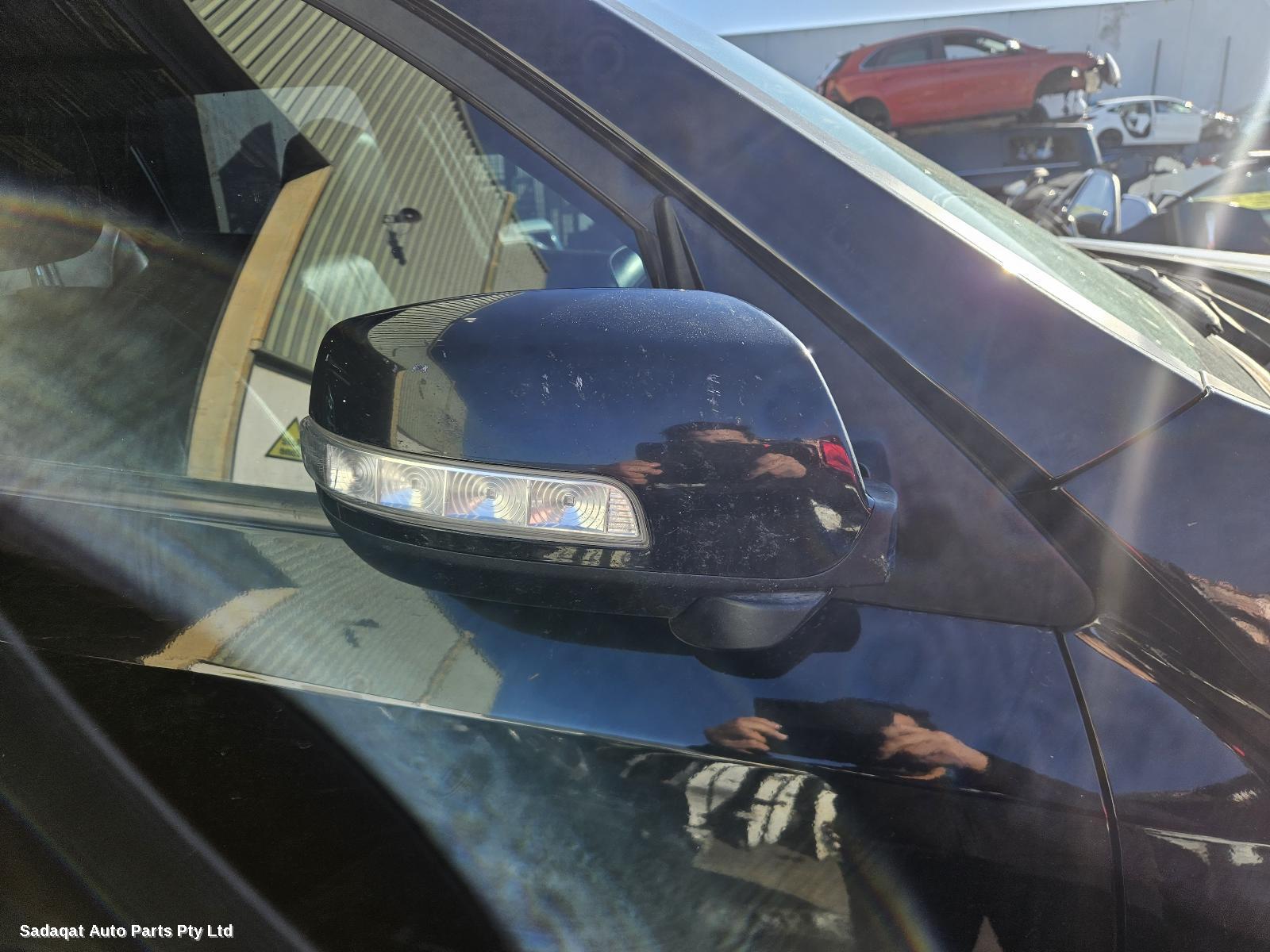 Kia Sorento Right Door Mirror