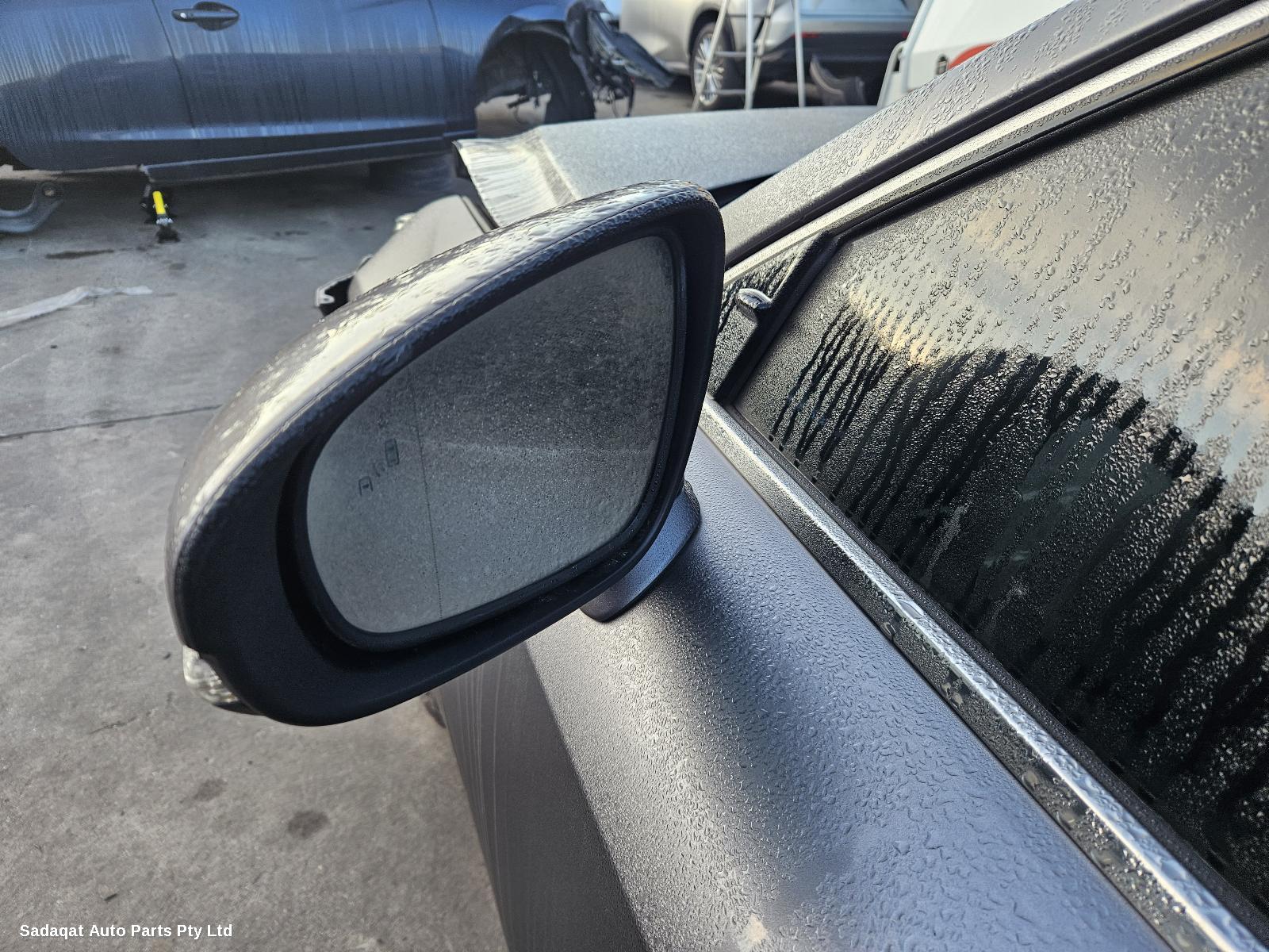 Lexus Is Series Bonnet Hinge/strut