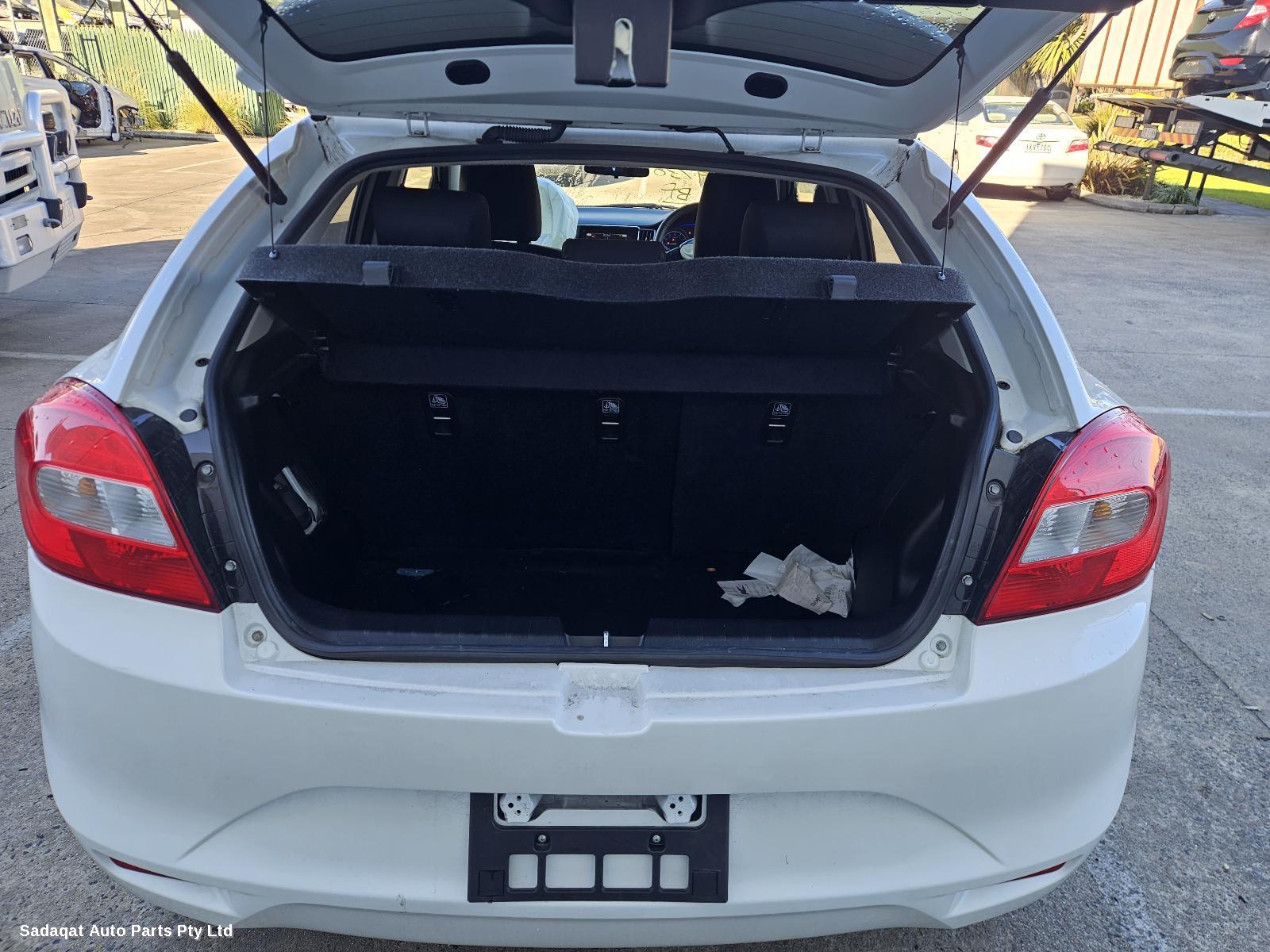 Suzuki Baleno Left Door Mirror