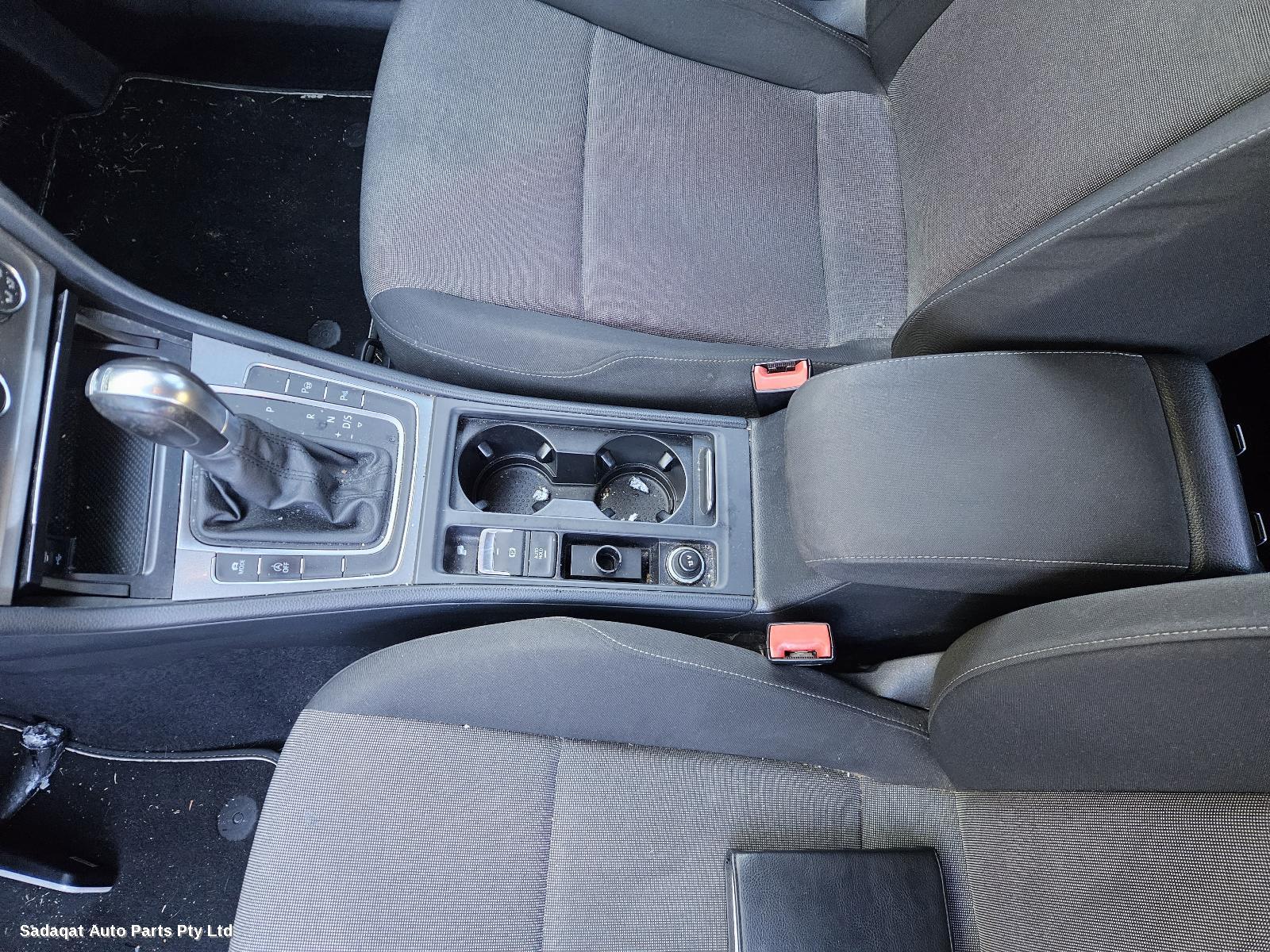 Volkswagen Golf Rear Garnish