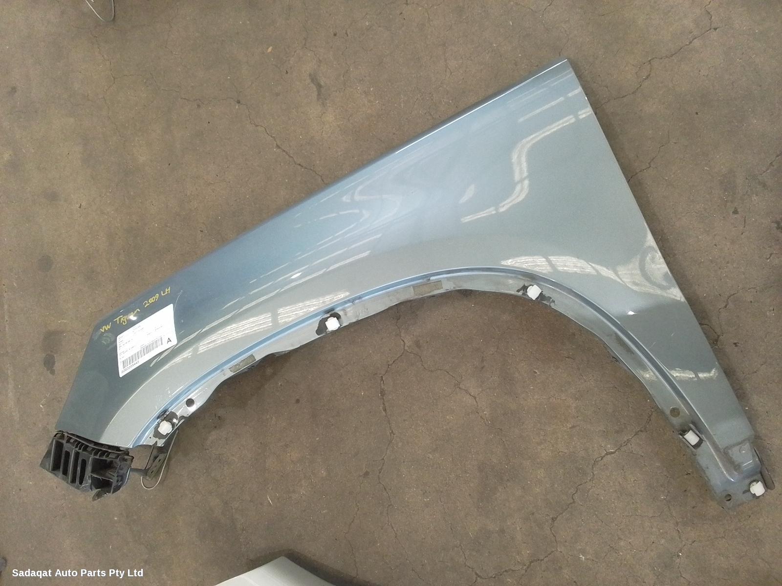 Volkswagen Tiguan Left Guard